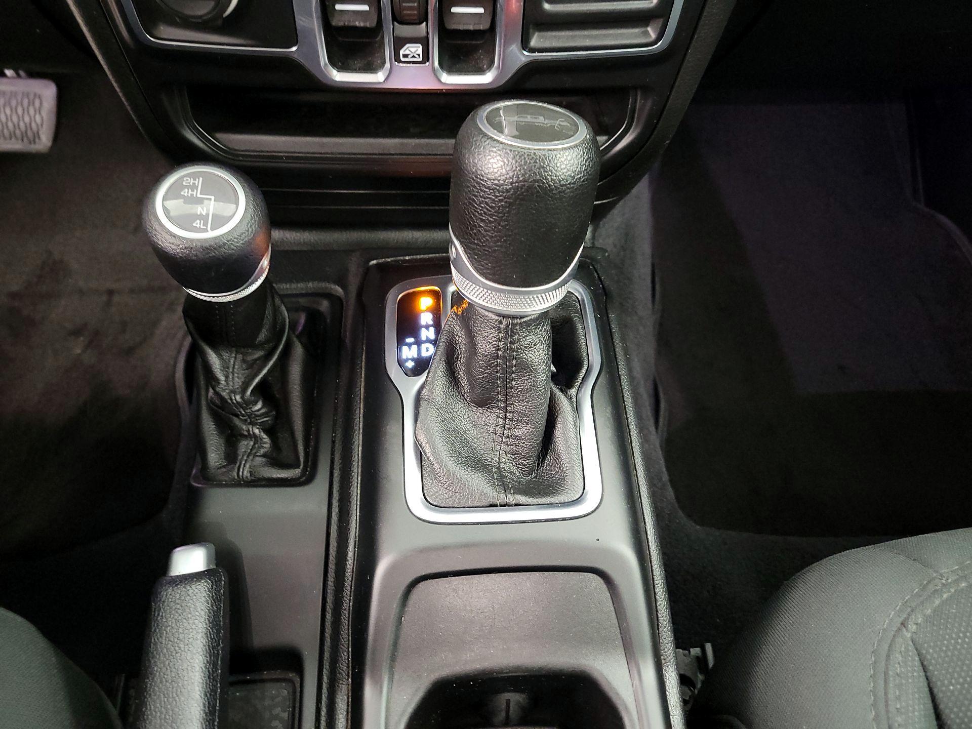 Thumbnail: 2020 Jeep Gladiator - 17