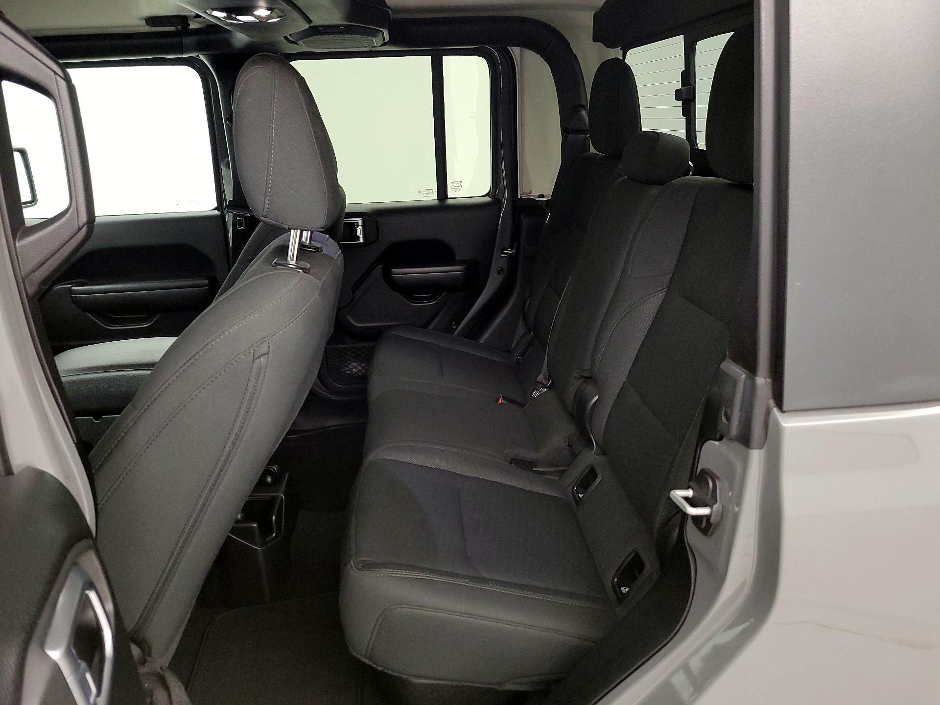 Thumbnail: 2020 Jeep Gladiator - 19