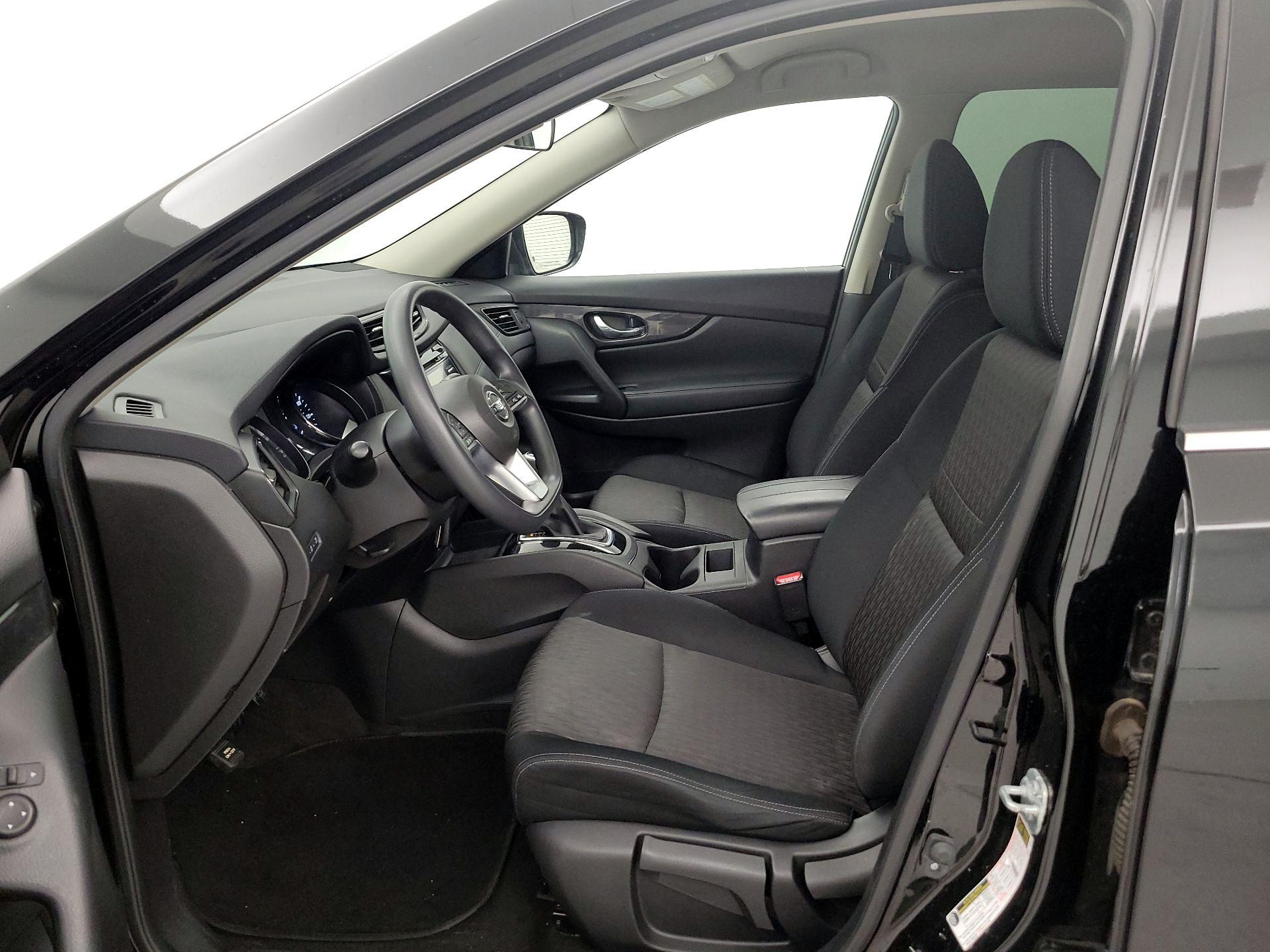 Thumbnail: 2017 Nissan Rogue - 11