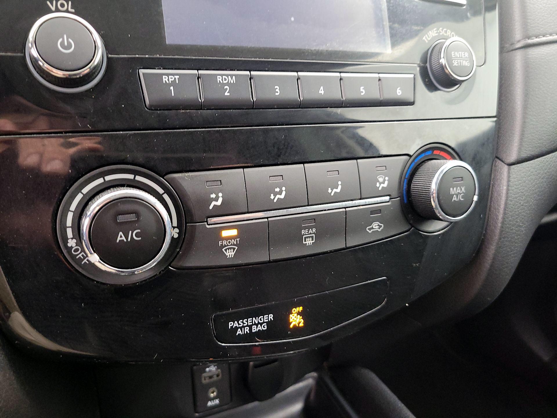 Thumbnail: 2017 Nissan Rogue - 16