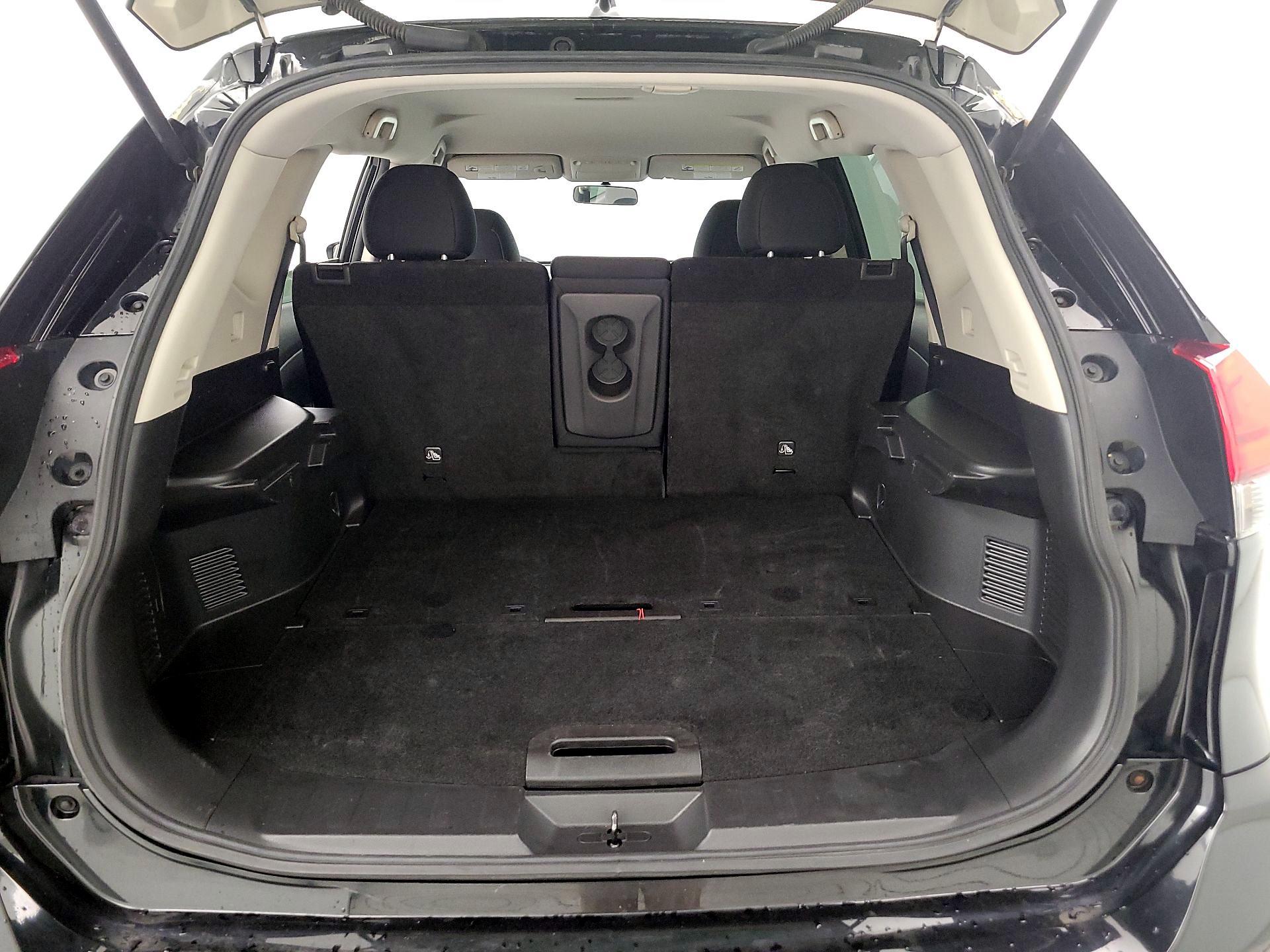 Thumbnail: 2017 Nissan Rogue - 20