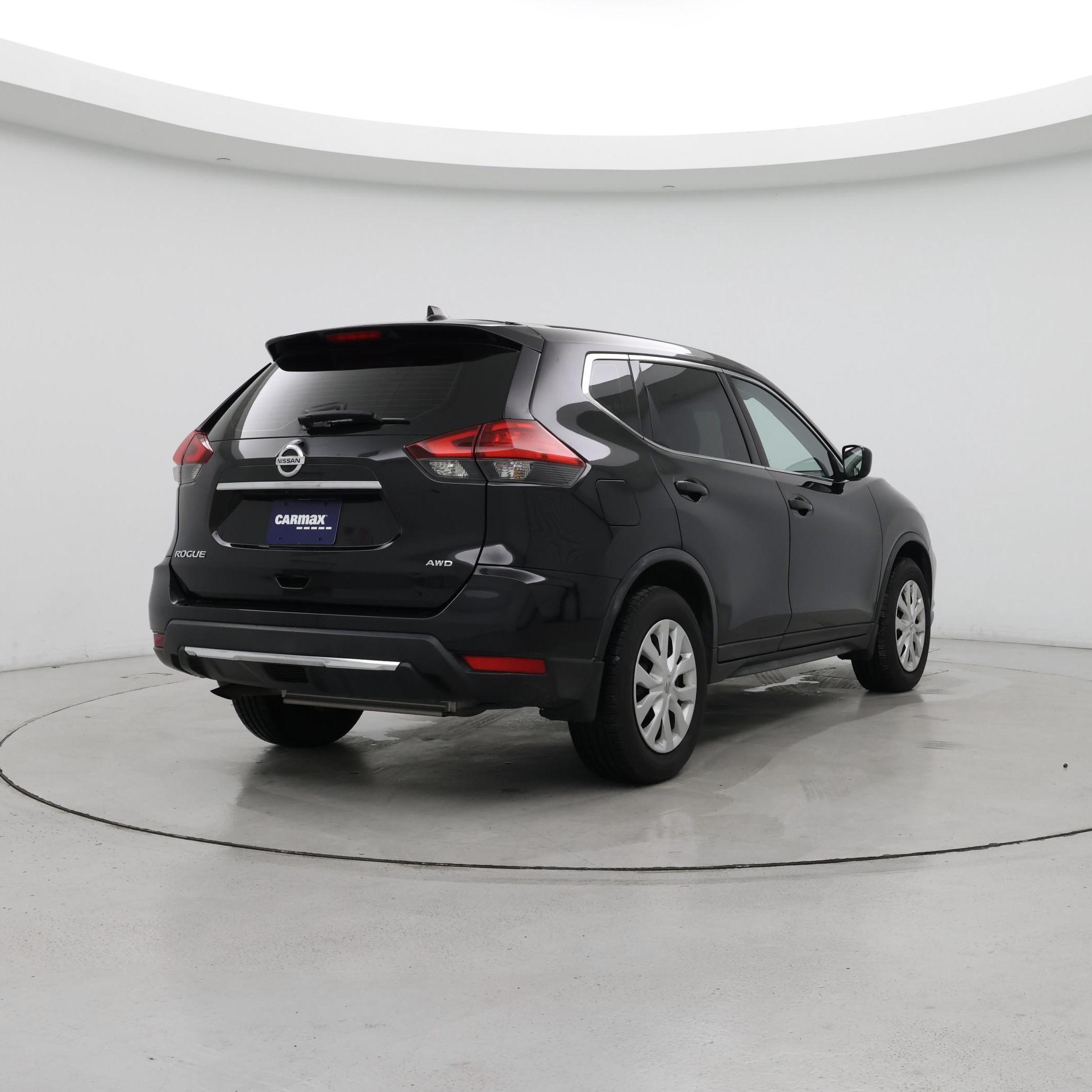 Thumbnail: 2017 Nissan Rogue - 8