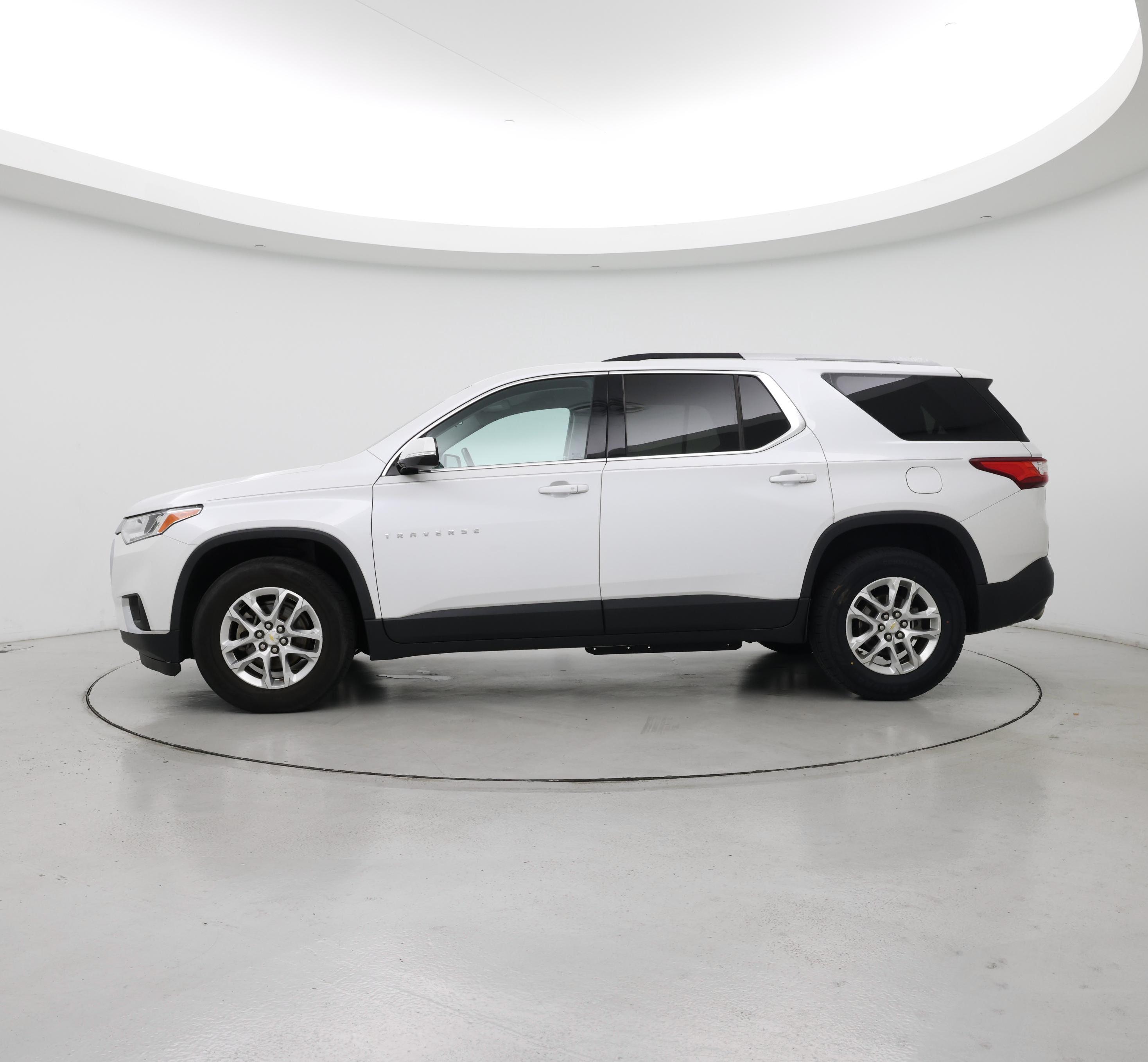 Thumbnail: 2018 Chevrolet Traverse - 3