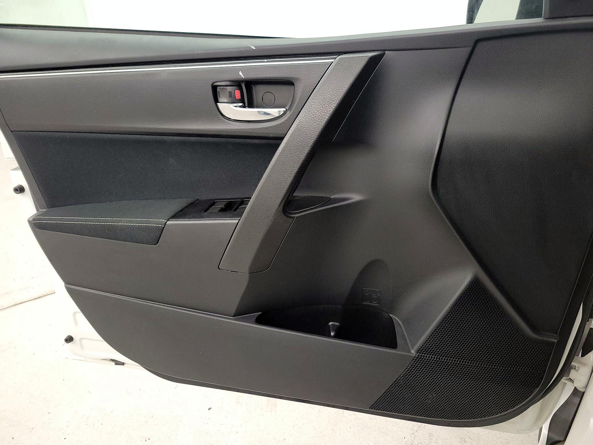 Thumbnail: 2018 Toyota Corolla - 12