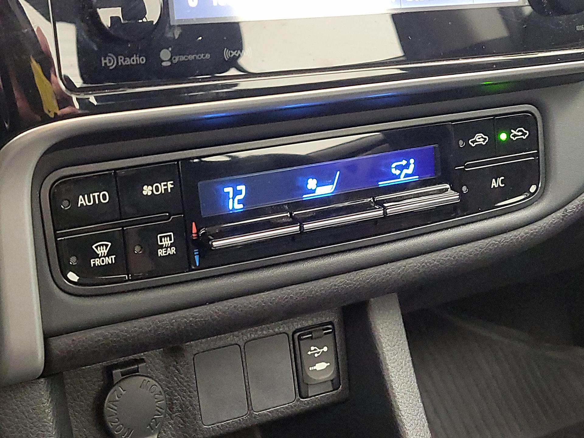 Thumbnail: 2018 Toyota Corolla - 16