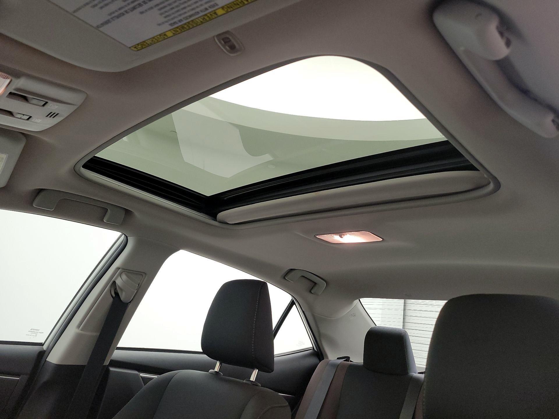 Thumbnail: 2018 Toyota Corolla - 19