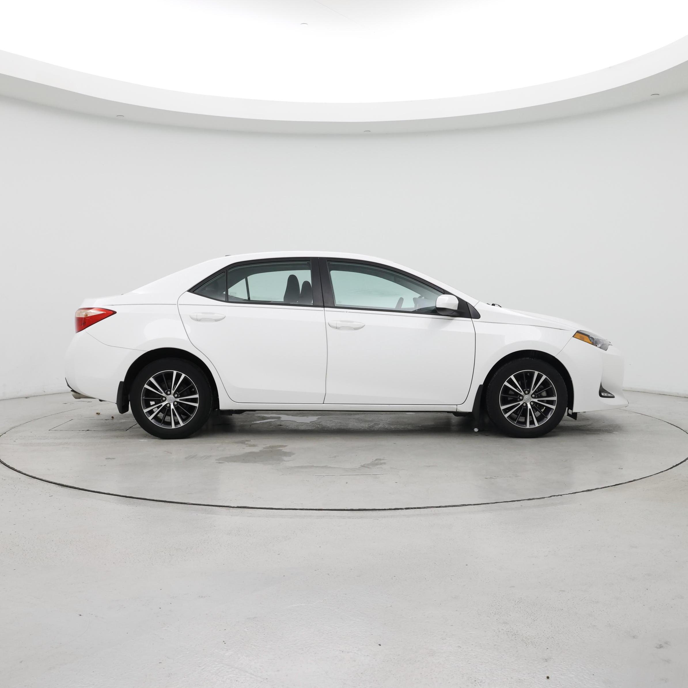 Thumbnail: 2018 Toyota Corolla - 7