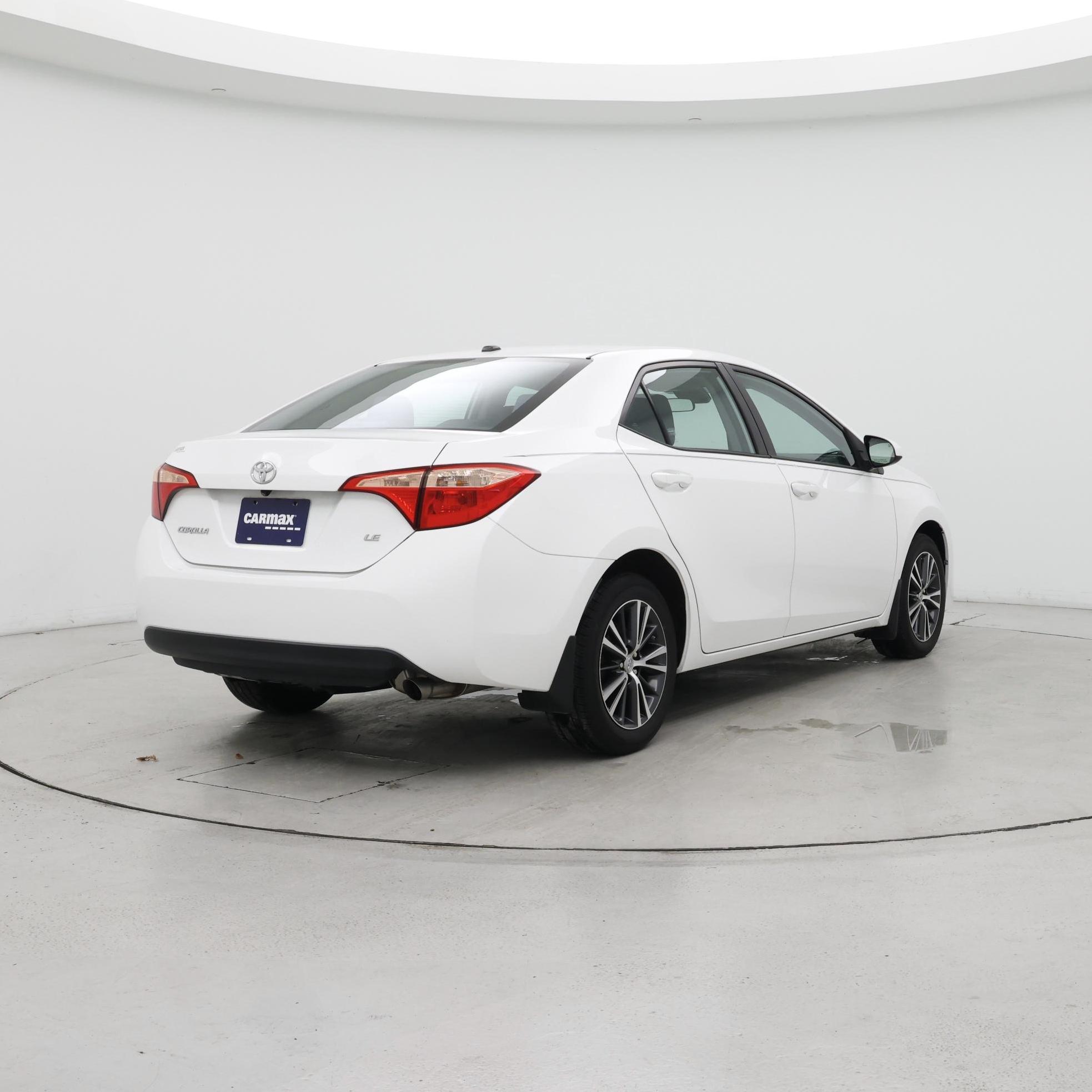 Thumbnail: 2018 Toyota Corolla - 8