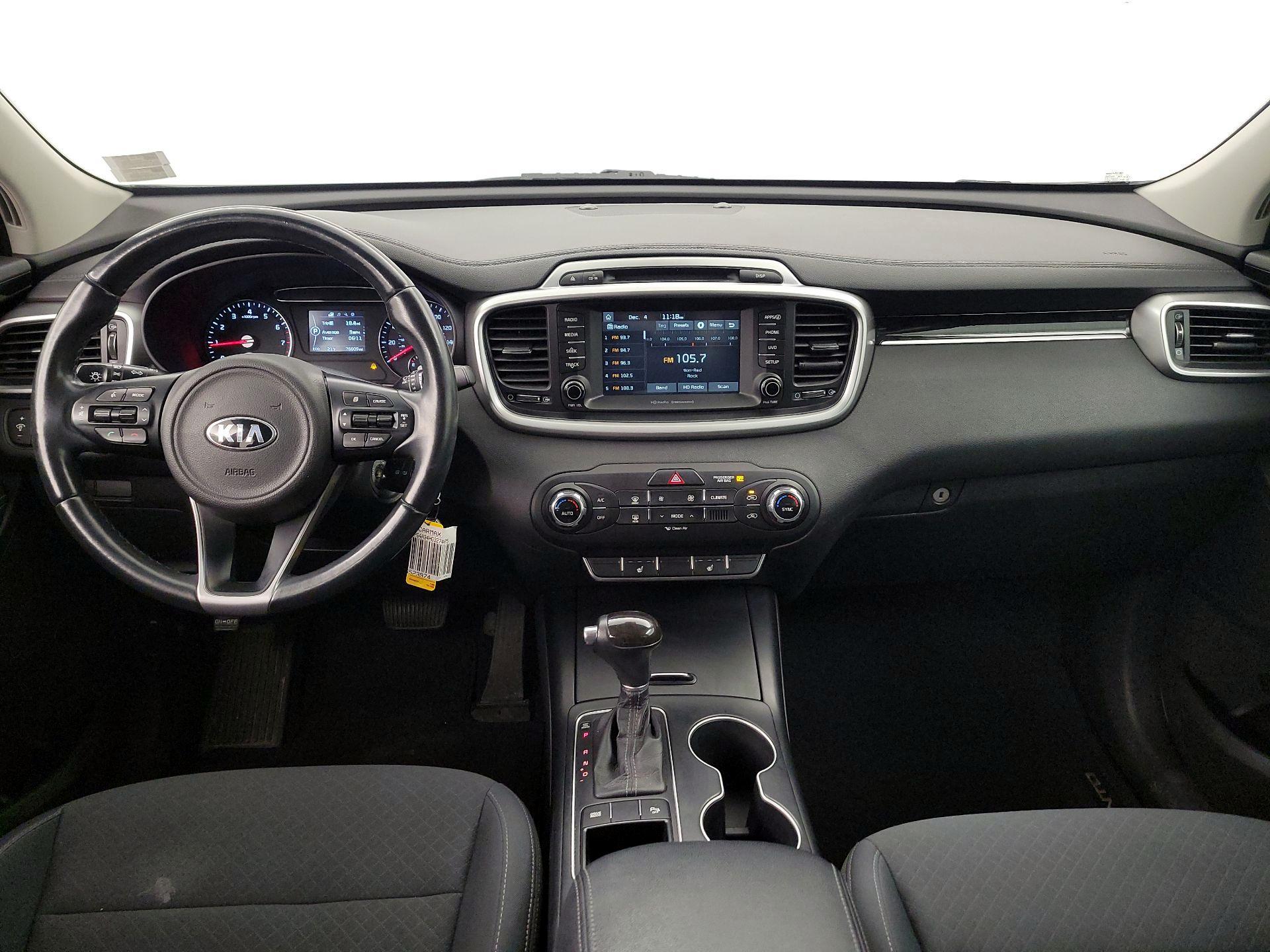 Thumbnail: 2017 Kia Sorento - 9