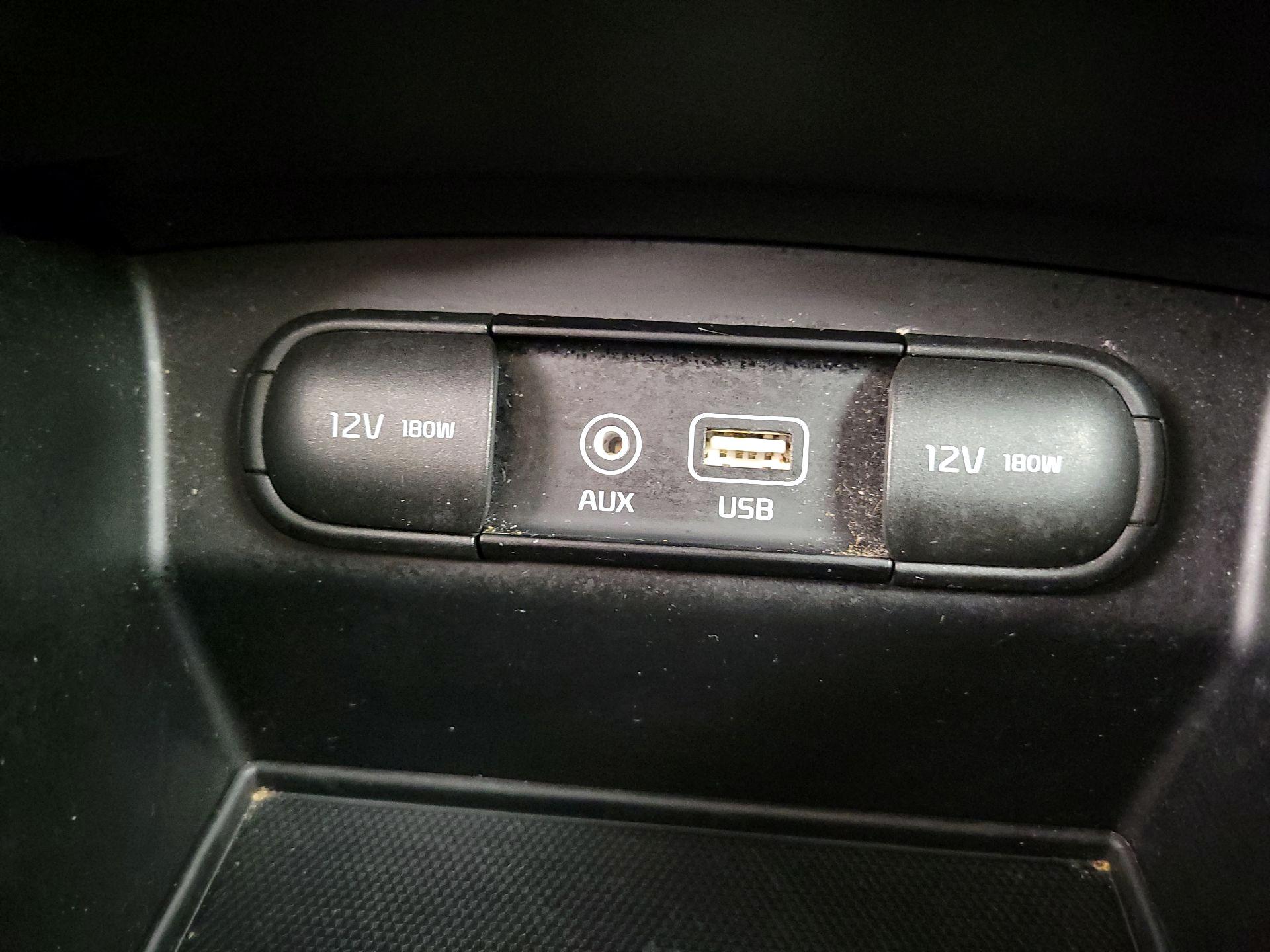 Thumbnail: 2017 Kia Sorento - 18