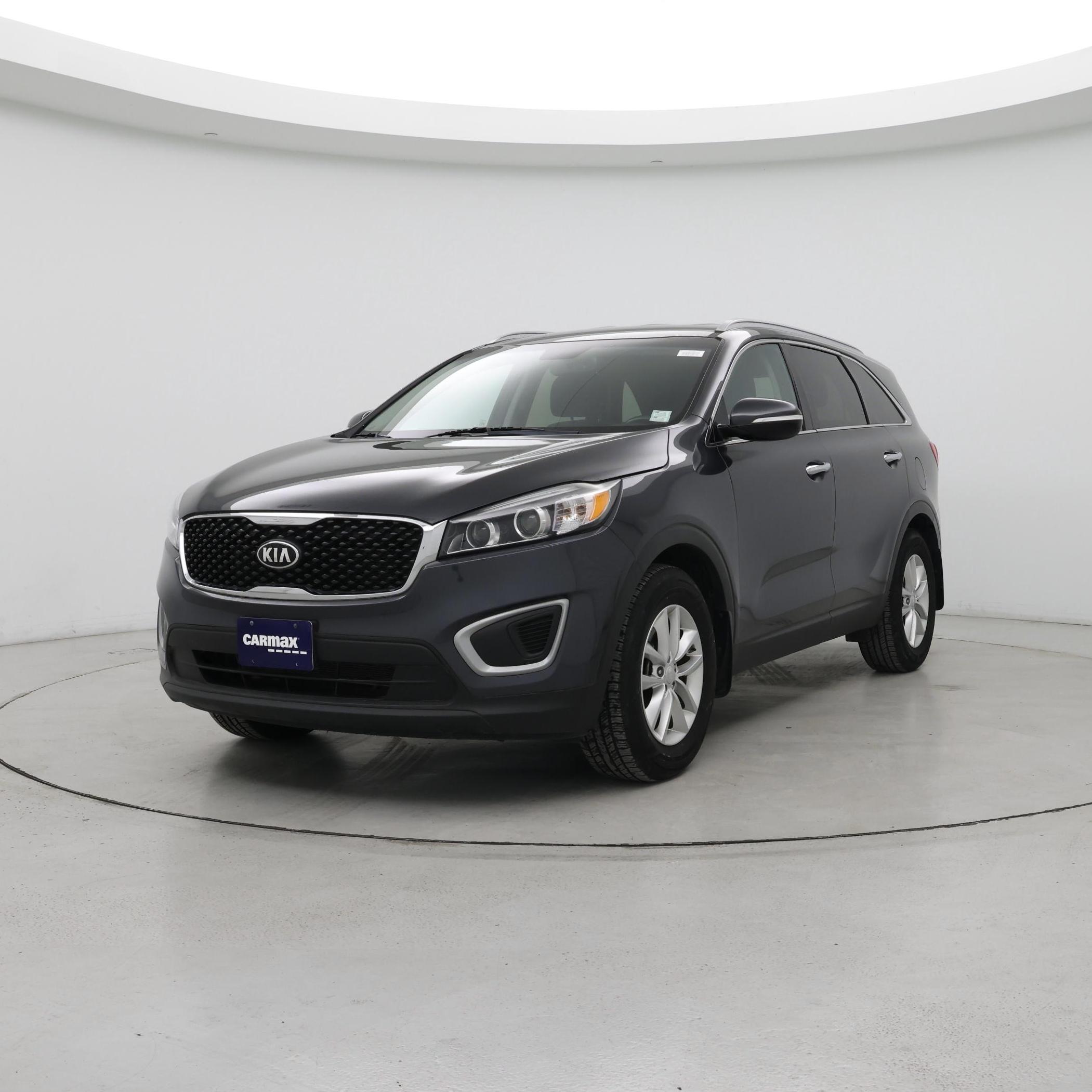 Thumbnail: 2017 Kia Sorento - 4