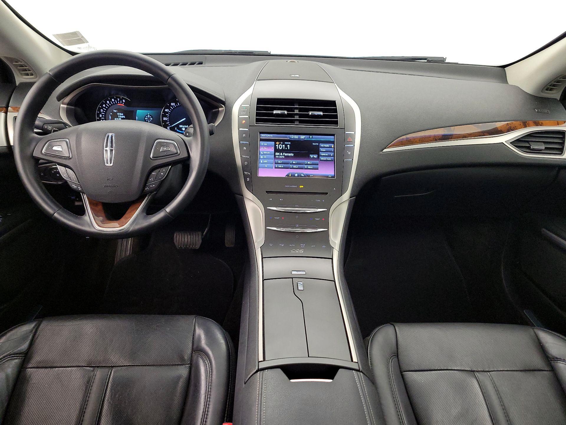 Thumbnail: 2015 Lincoln MKZ - 9