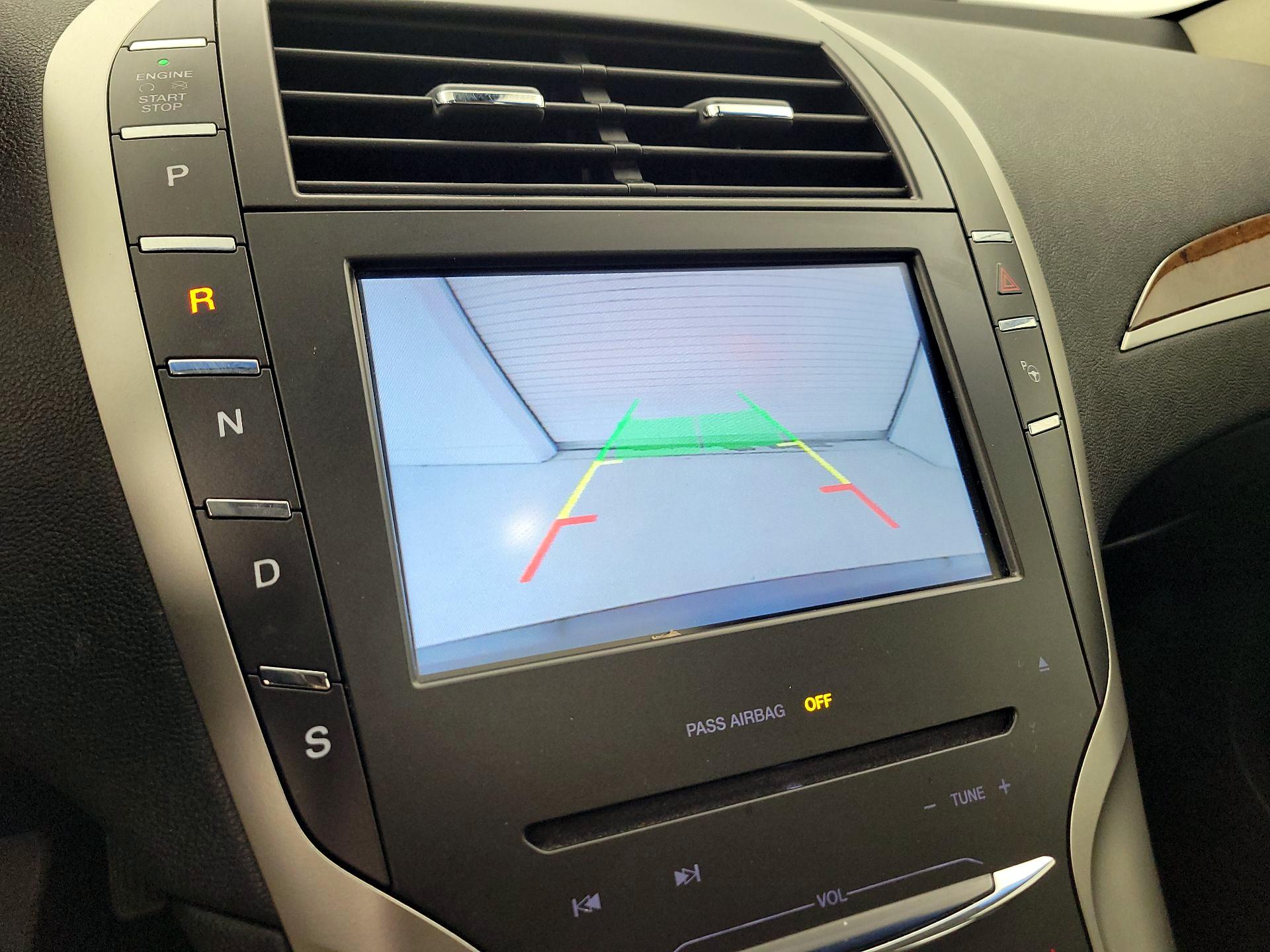 Thumbnail: 2015 Lincoln MKZ - 14