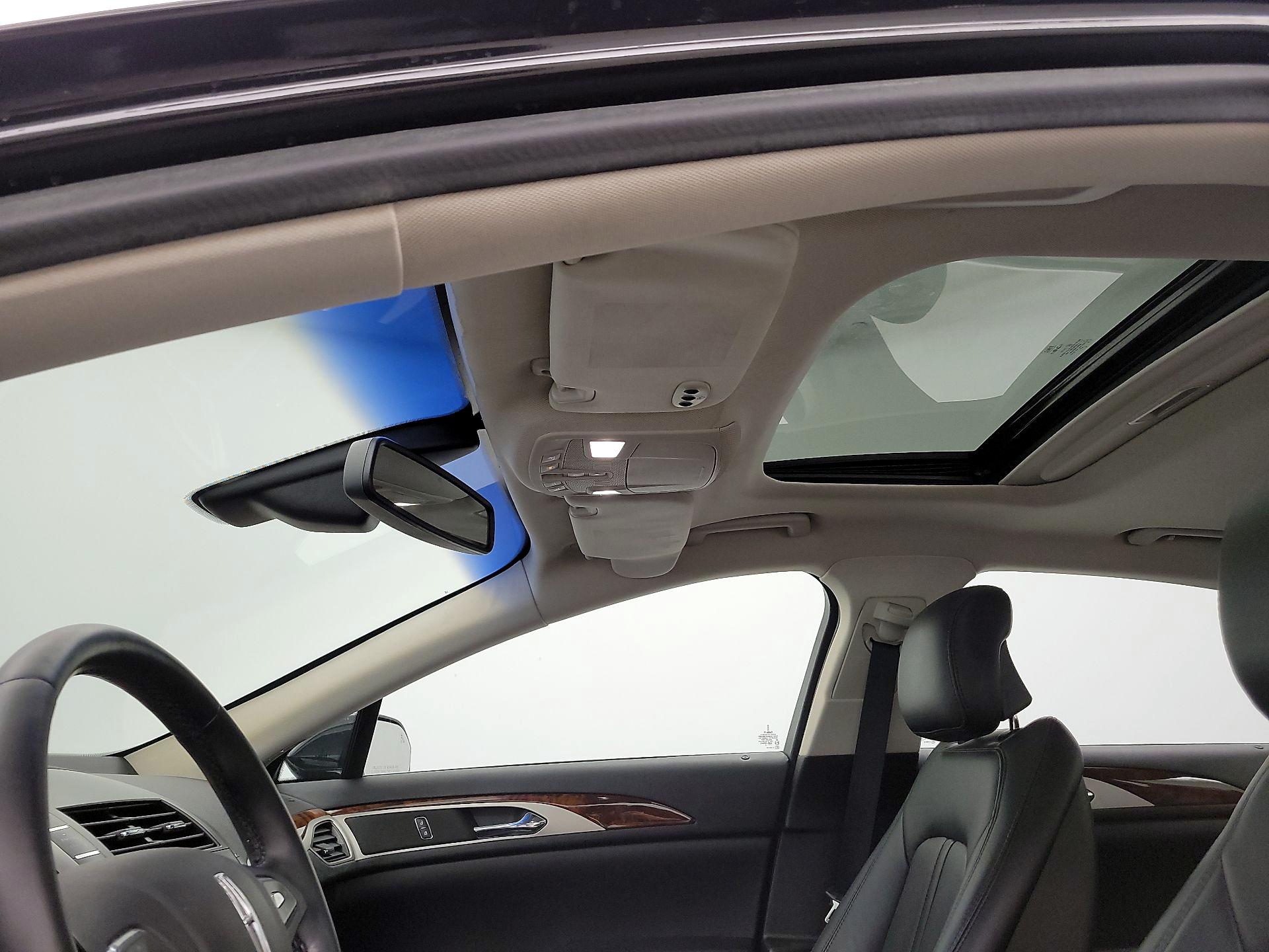 Thumbnail: 2015 Lincoln MKZ - 19