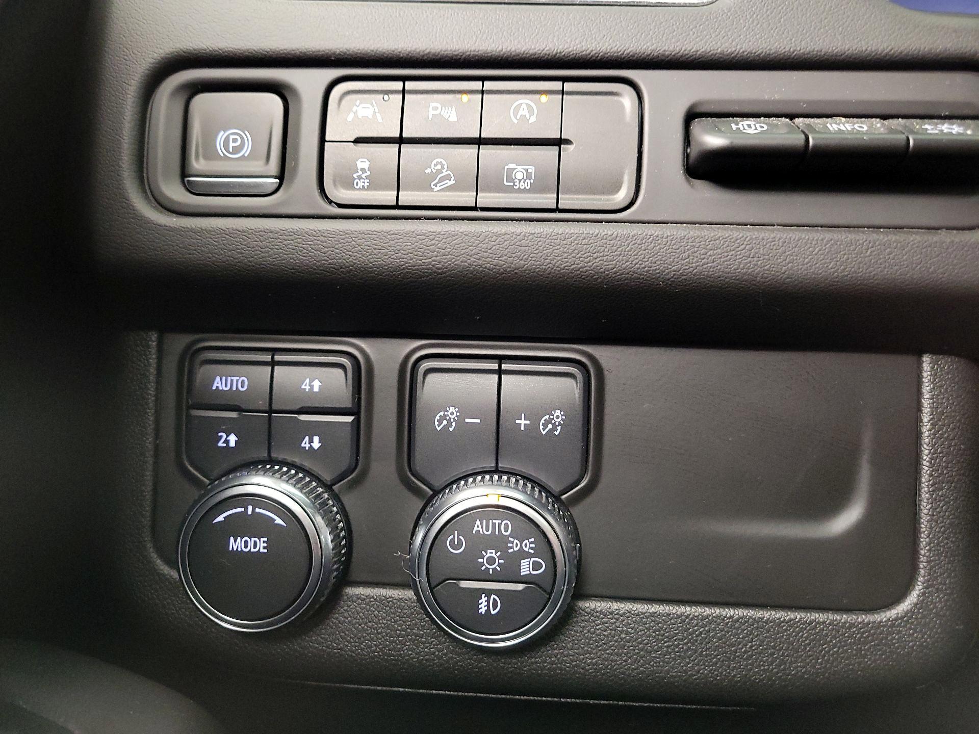 Thumbnail: 2023 GMC Yukon - 13