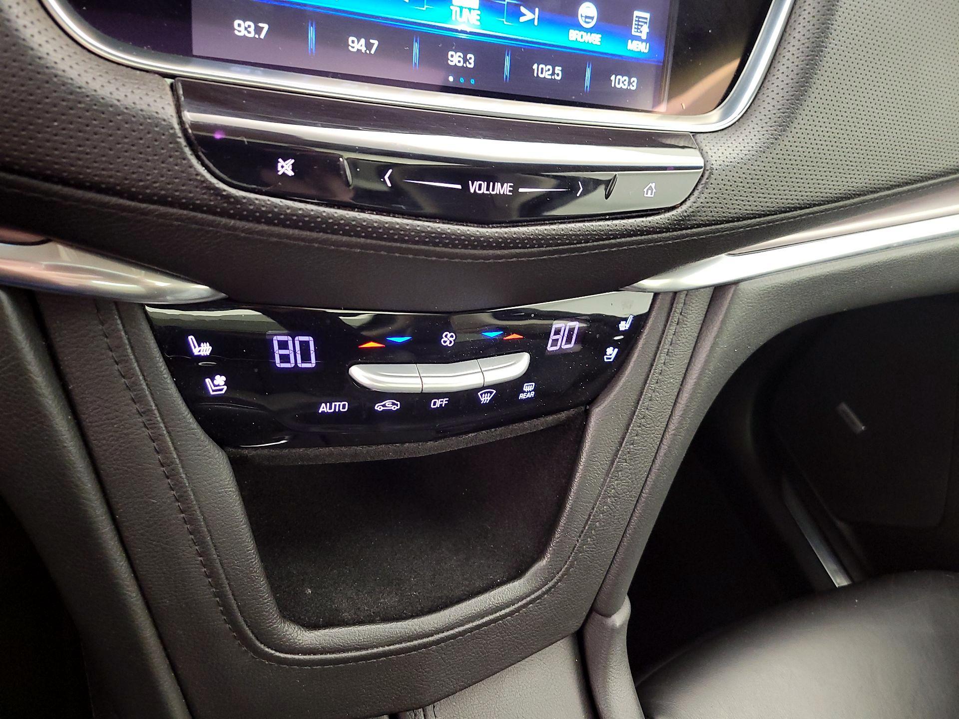 Thumbnail: 2017 Cadillac XT5 - 17