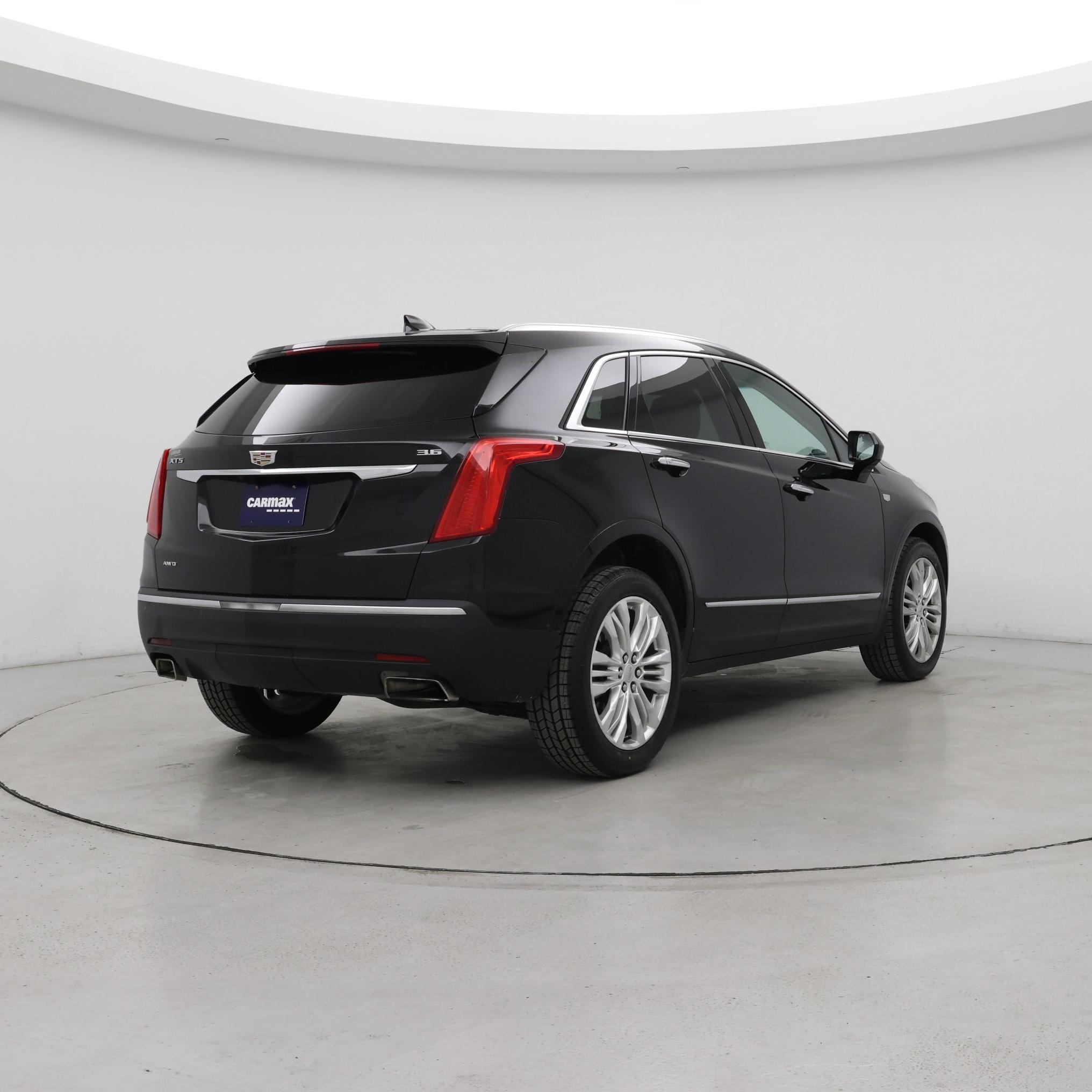 Thumbnail: 2017 Cadillac XT5 - 8