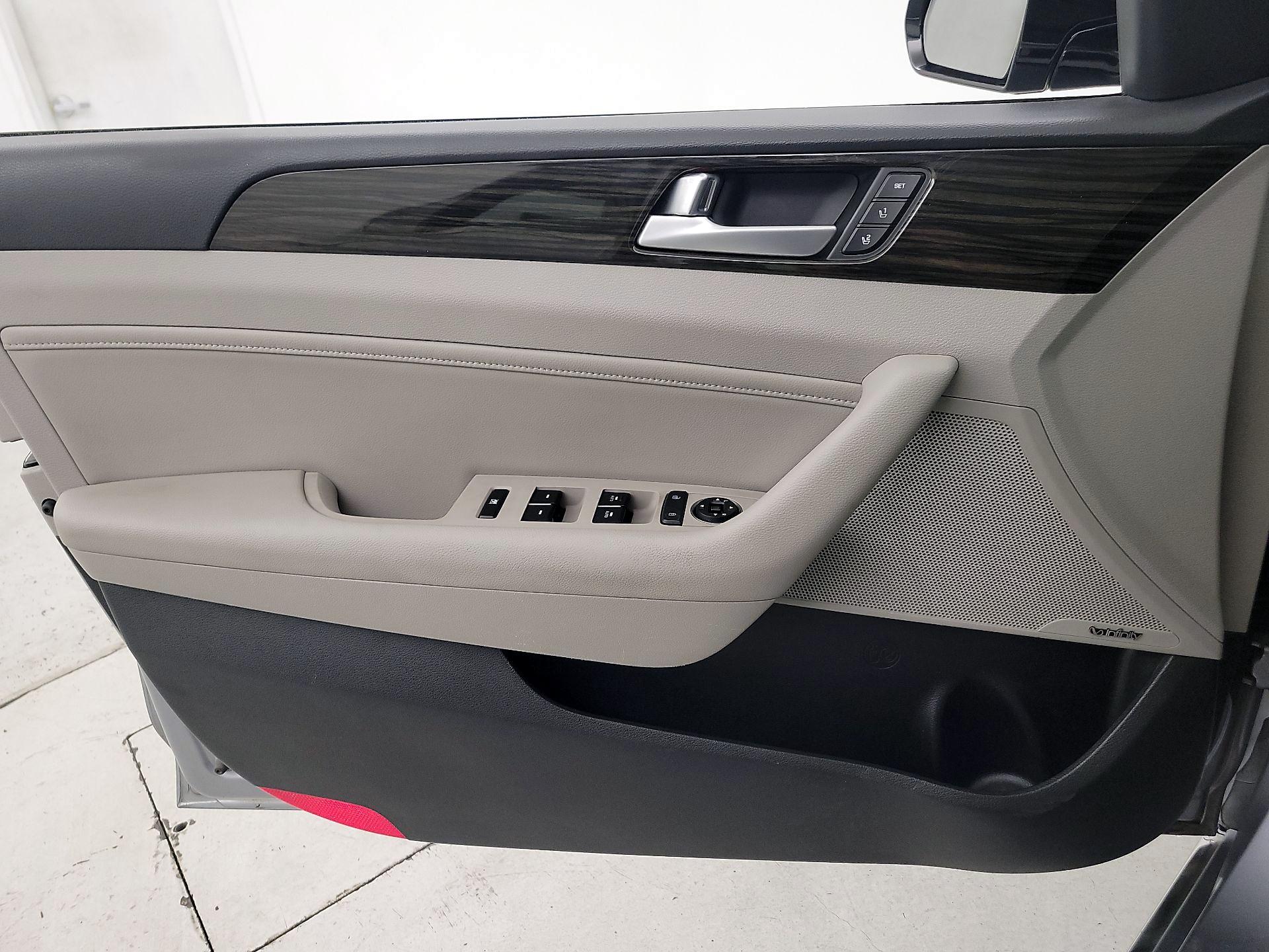 Thumbnail: 2016 Hyundai Sonata - 12