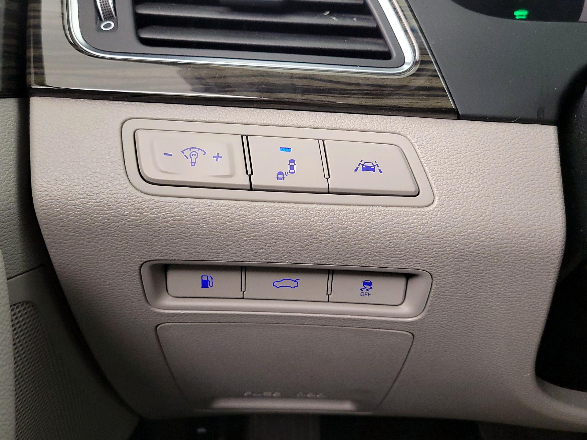 Thumbnail: 2016 Hyundai Sonata - 13