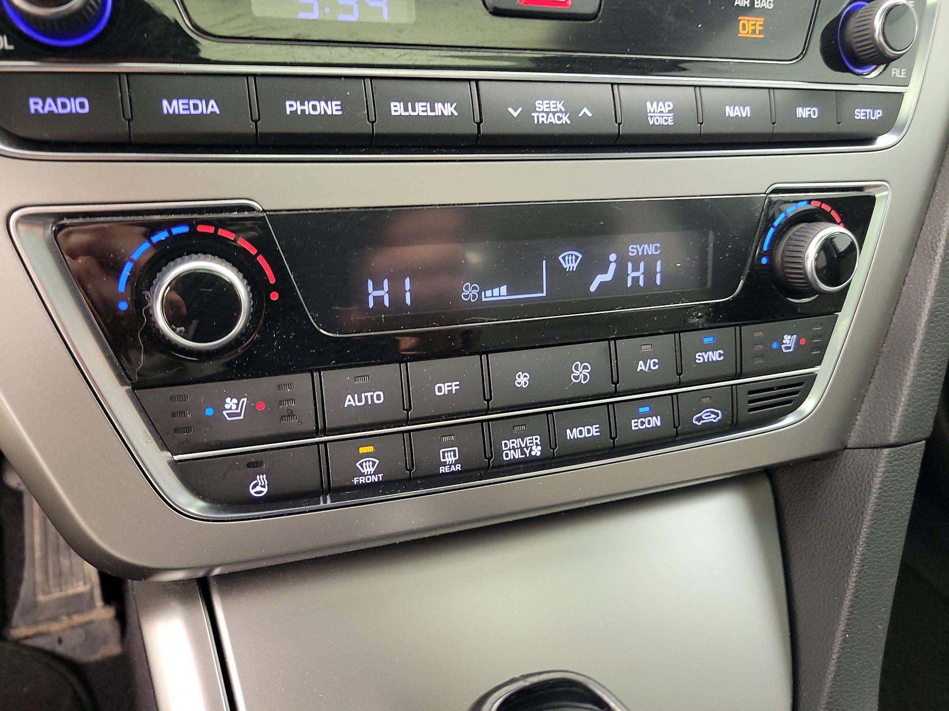 Thumbnail: 2016 Hyundai Sonata - 17