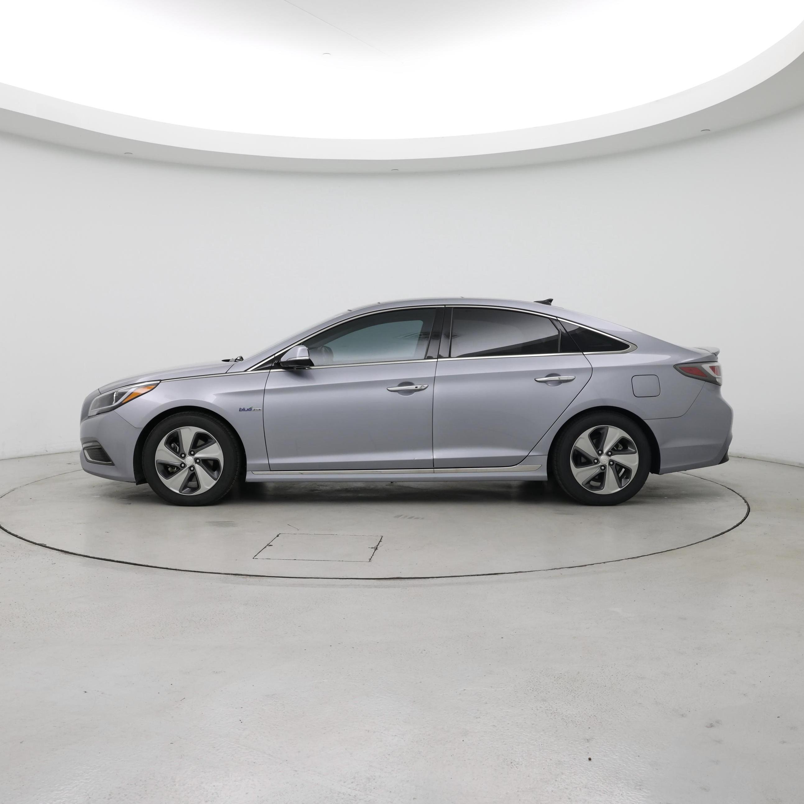Thumbnail: 2016 Hyundai Sonata - 3