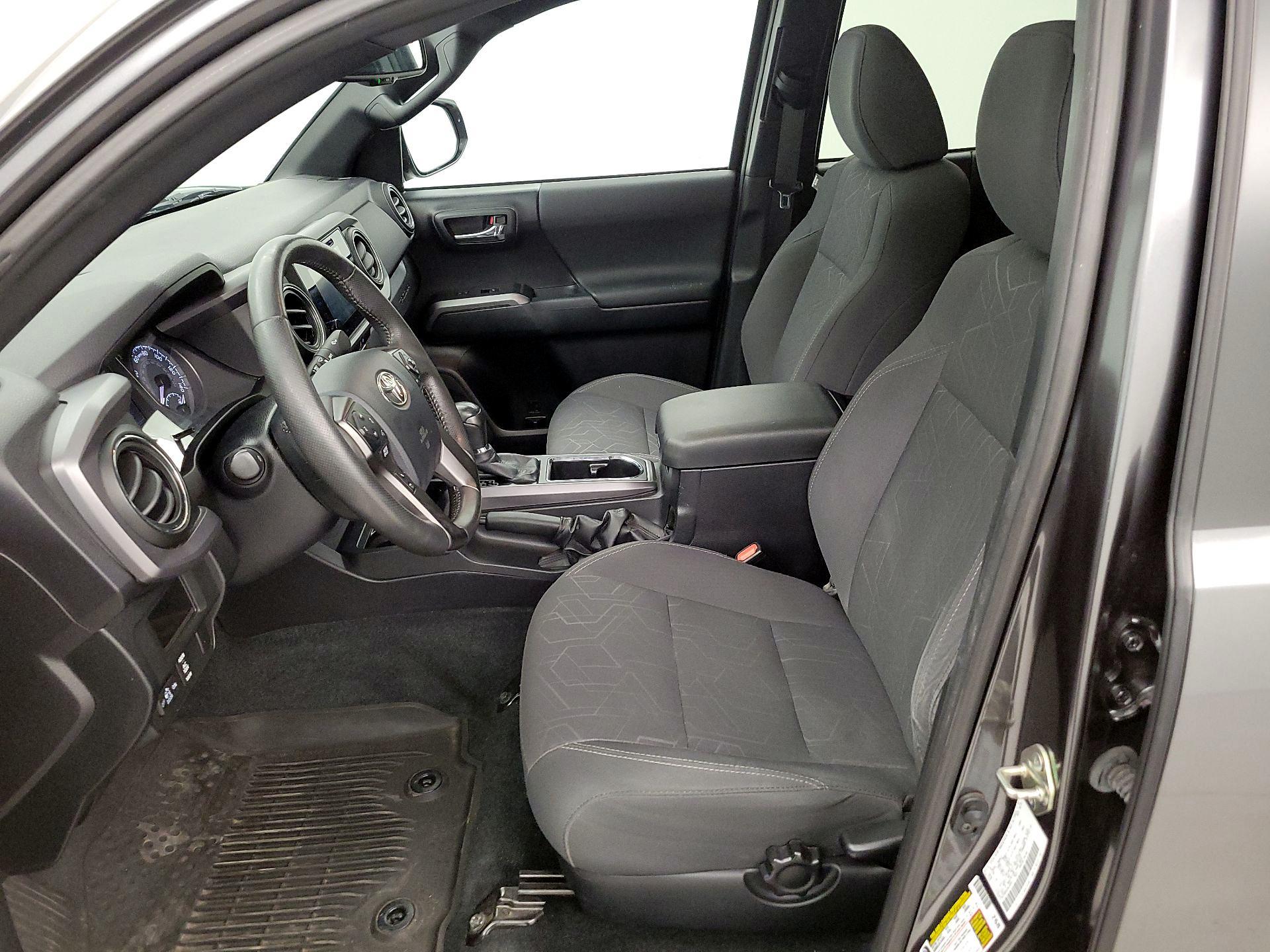 Thumbnail: 2016 Toyota Tacoma - 11