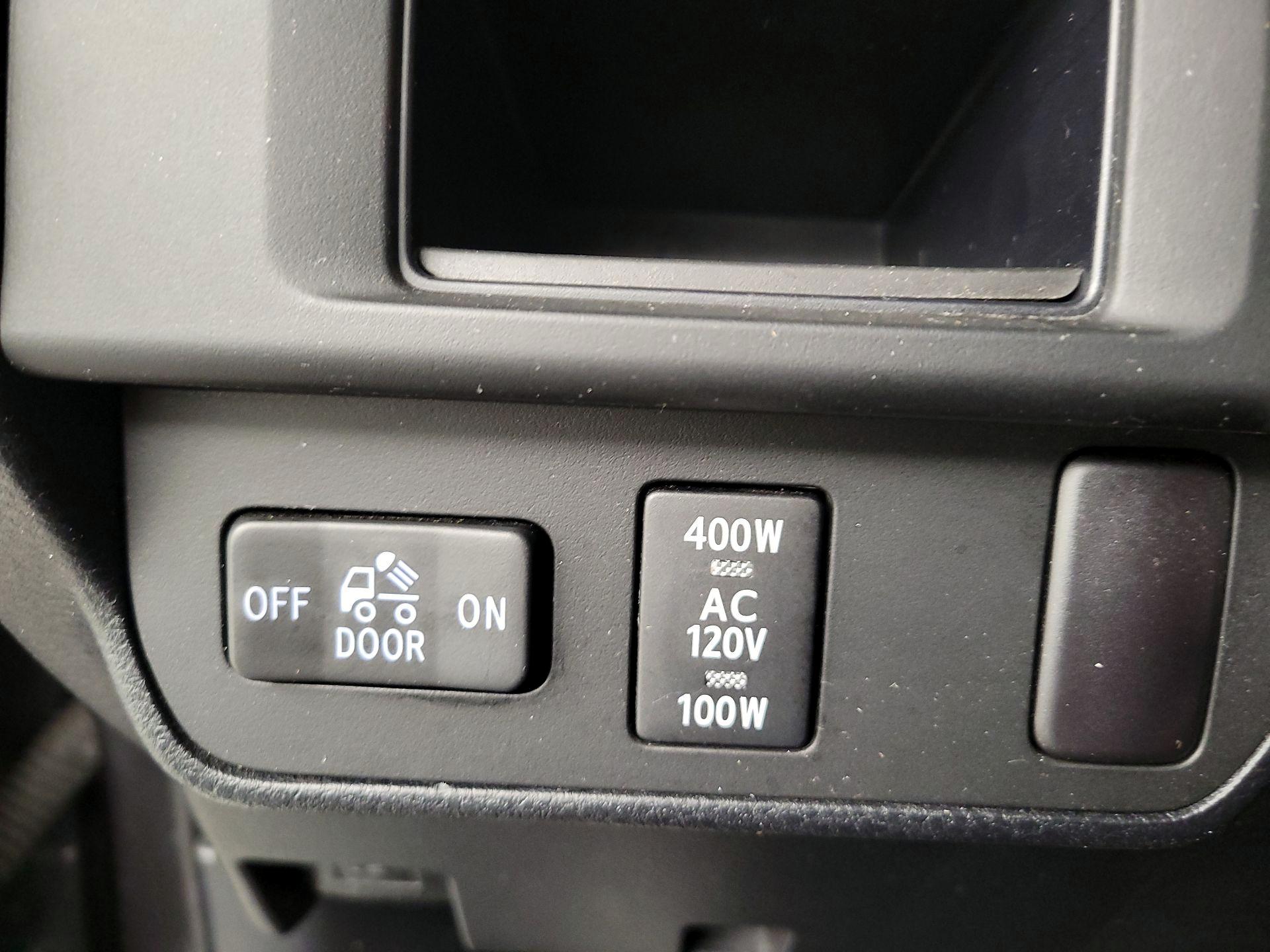 Thumbnail: 2016 Toyota Tacoma - 13