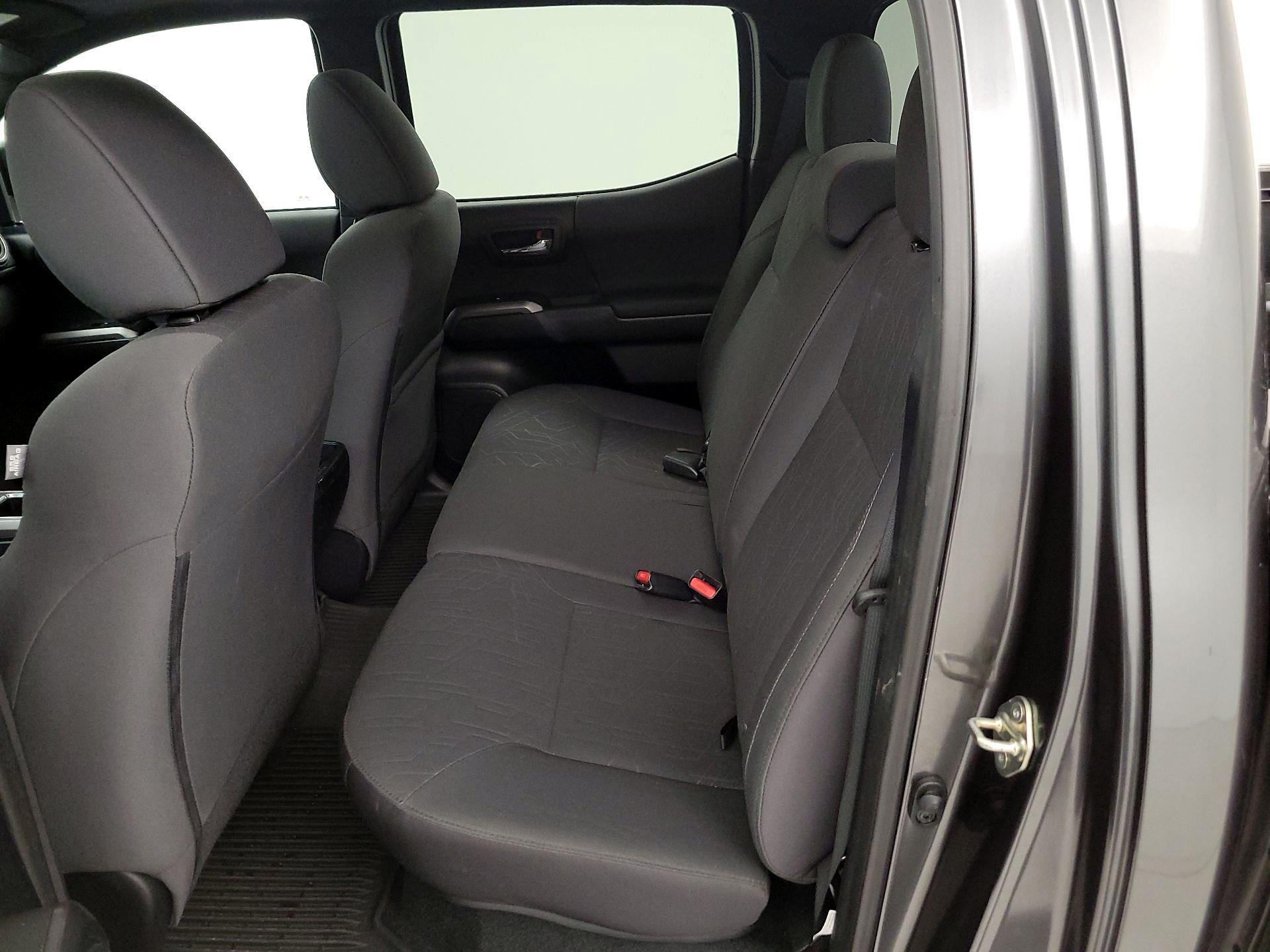 Thumbnail: 2016 Toyota Tacoma - 20