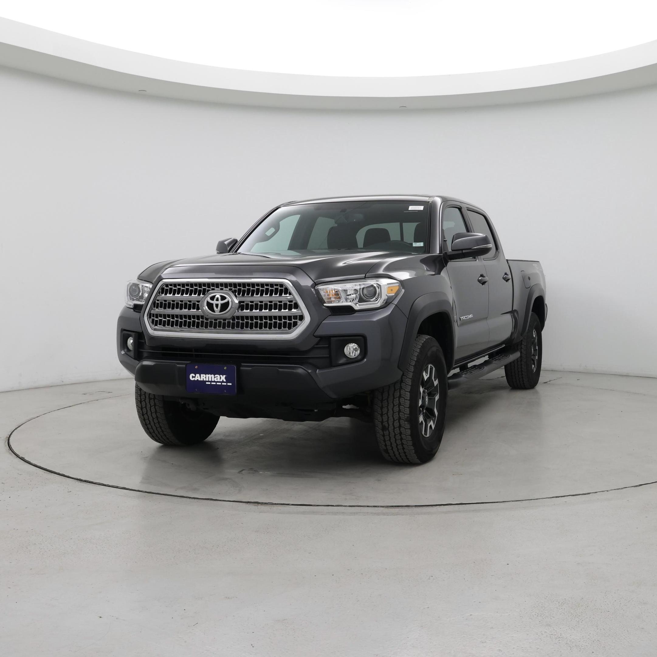 Thumbnail: 2016 Toyota Tacoma - 4
