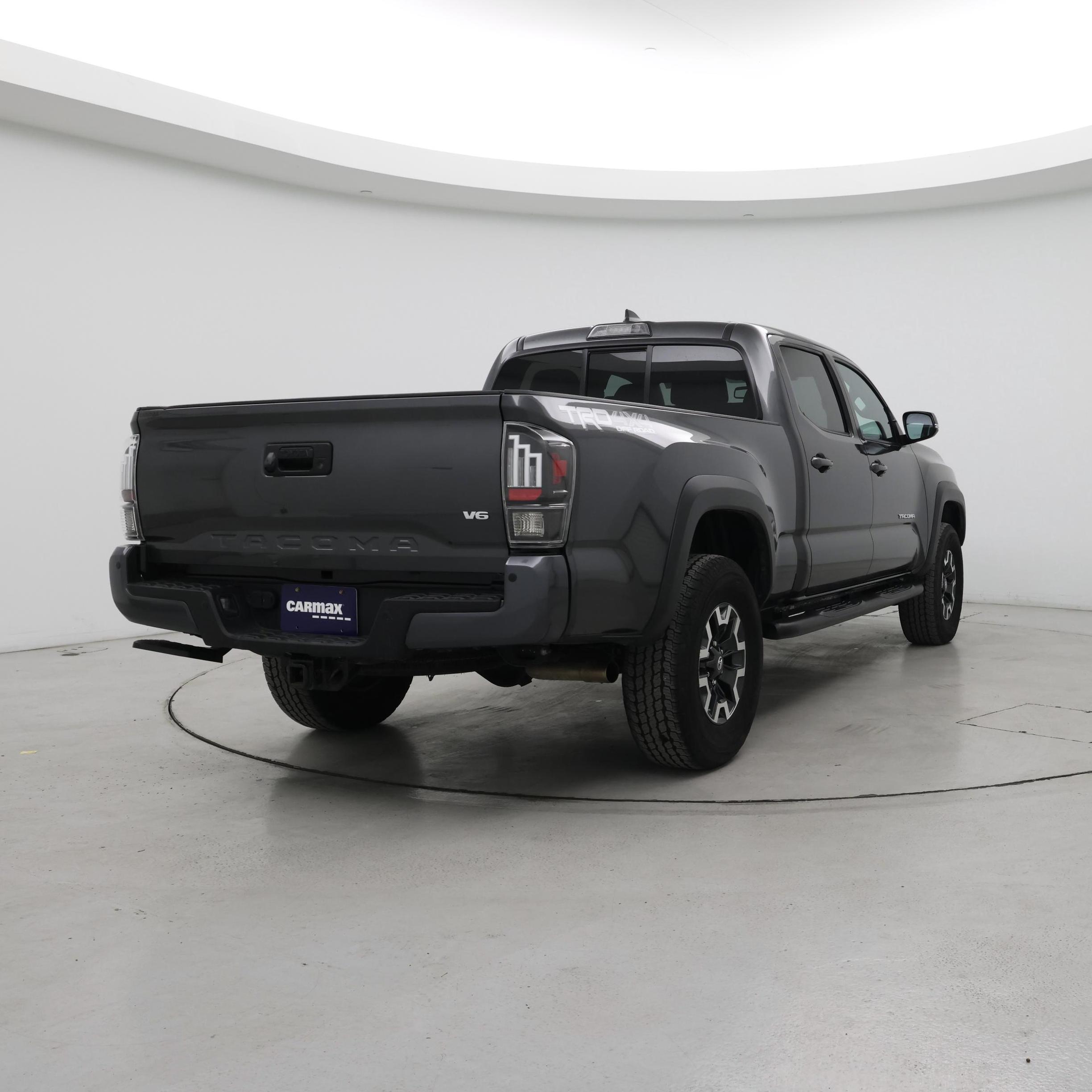 Thumbnail: 2016 Toyota Tacoma - 8
