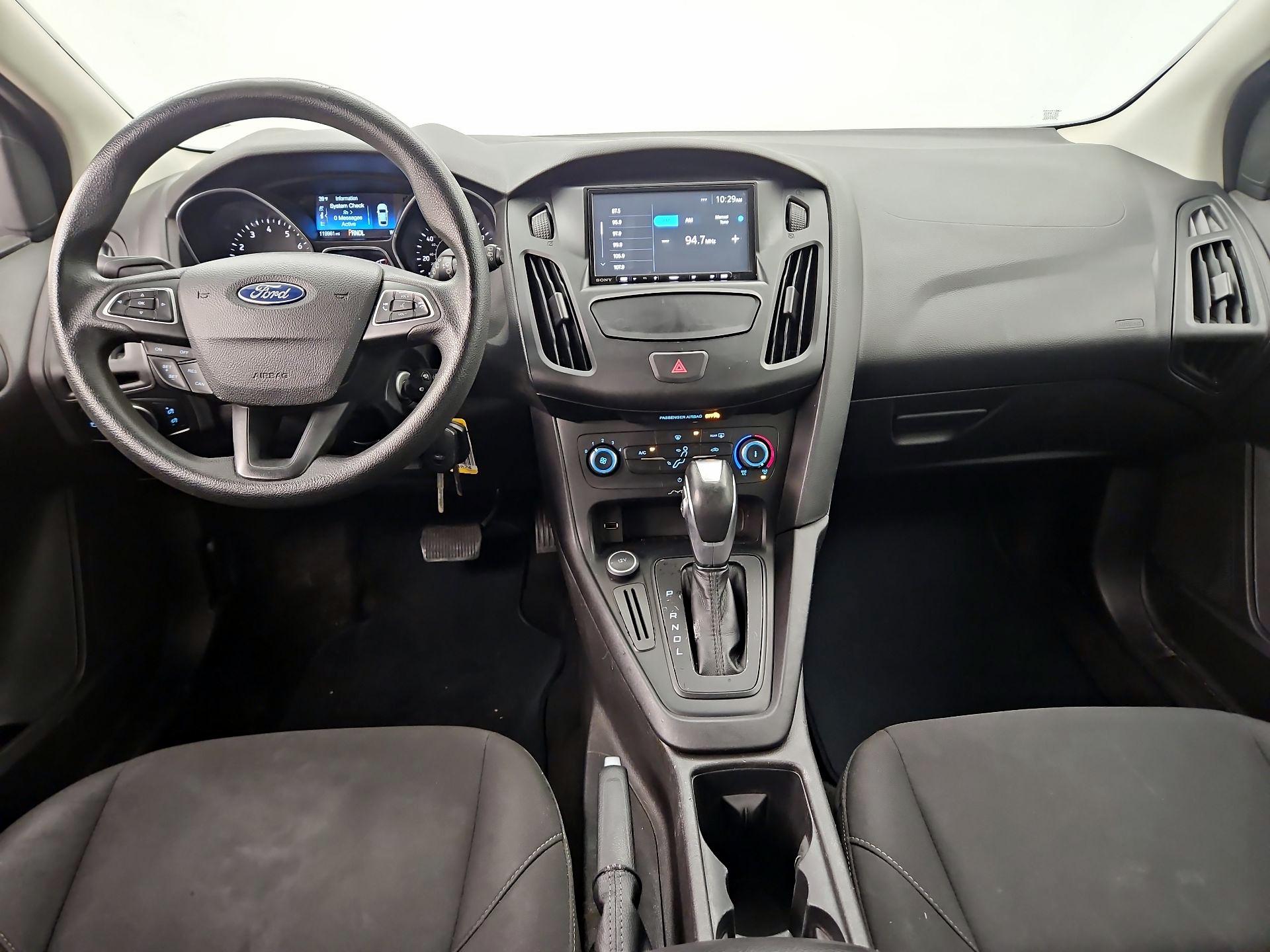 Thumbnail: 2015 Ford Focus - 9