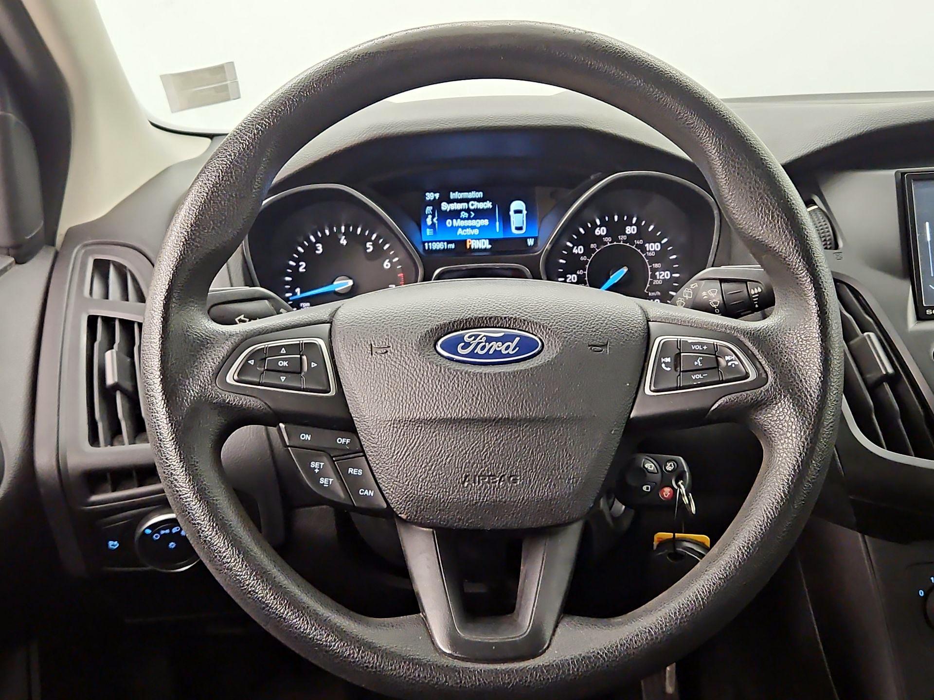 Thumbnail: 2015 Ford Focus - 10