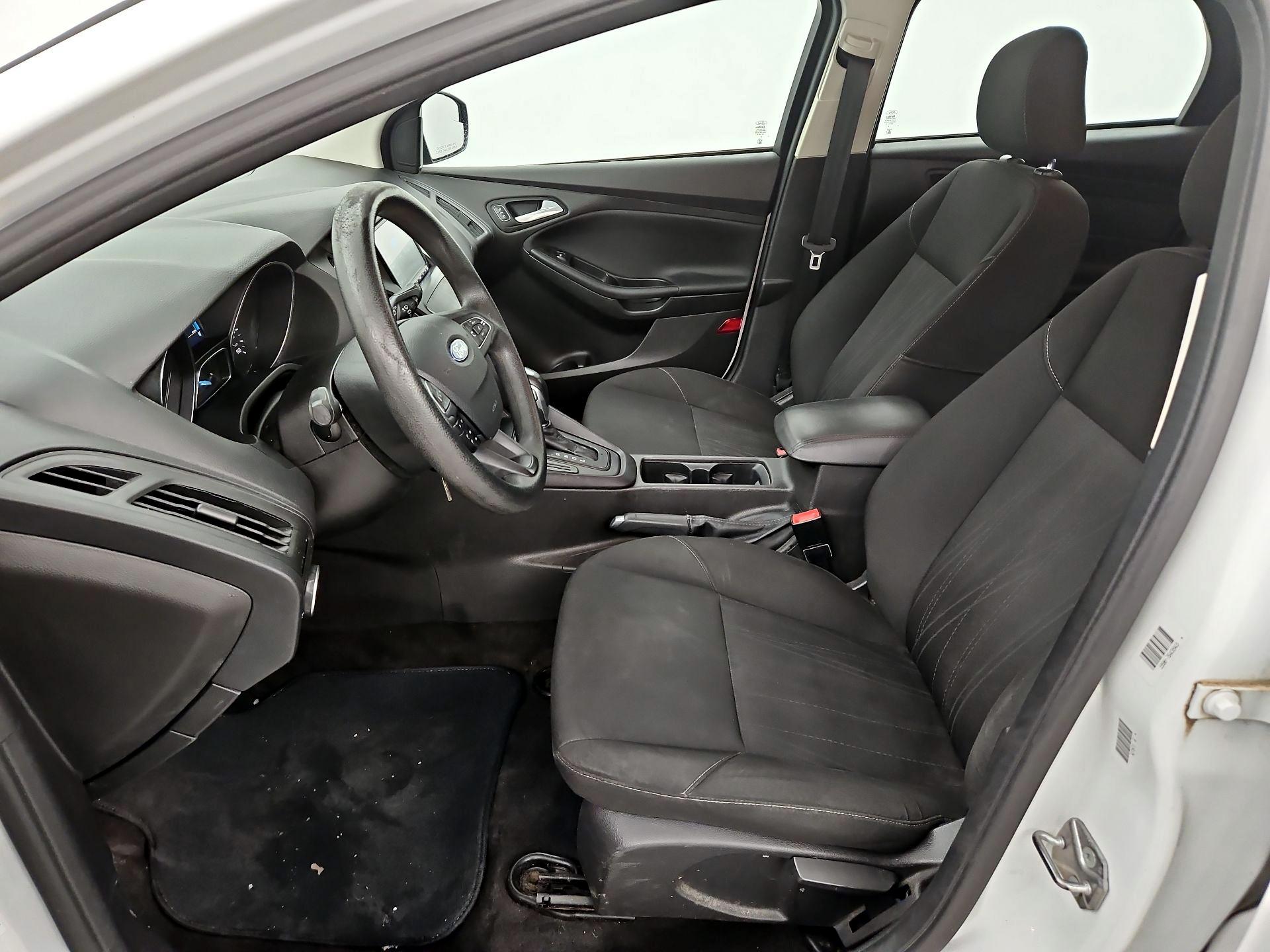 Thumbnail: 2015 Ford Focus - 11