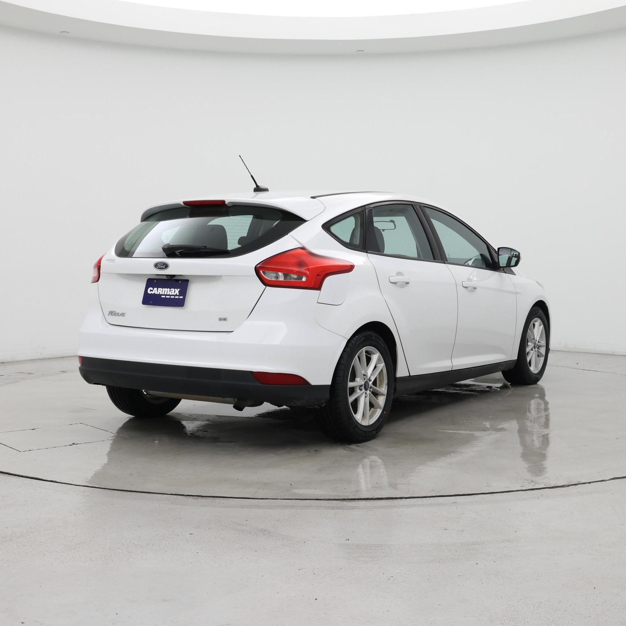 Thumbnail: 2015 Ford Focus - 8