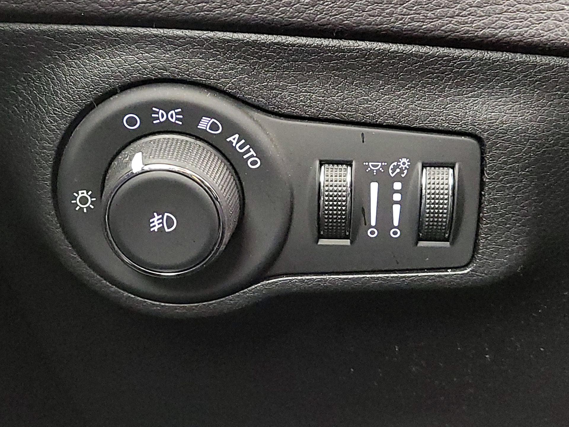 Thumbnail: 2018 Jeep Compass - 13