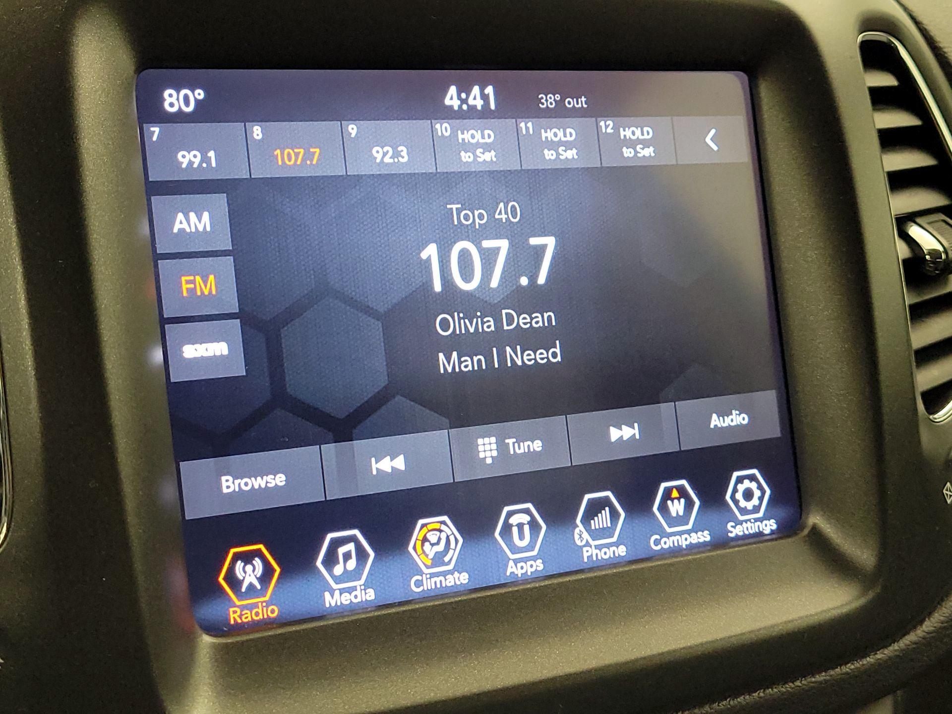 Thumbnail: 2018 Jeep Compass - 15