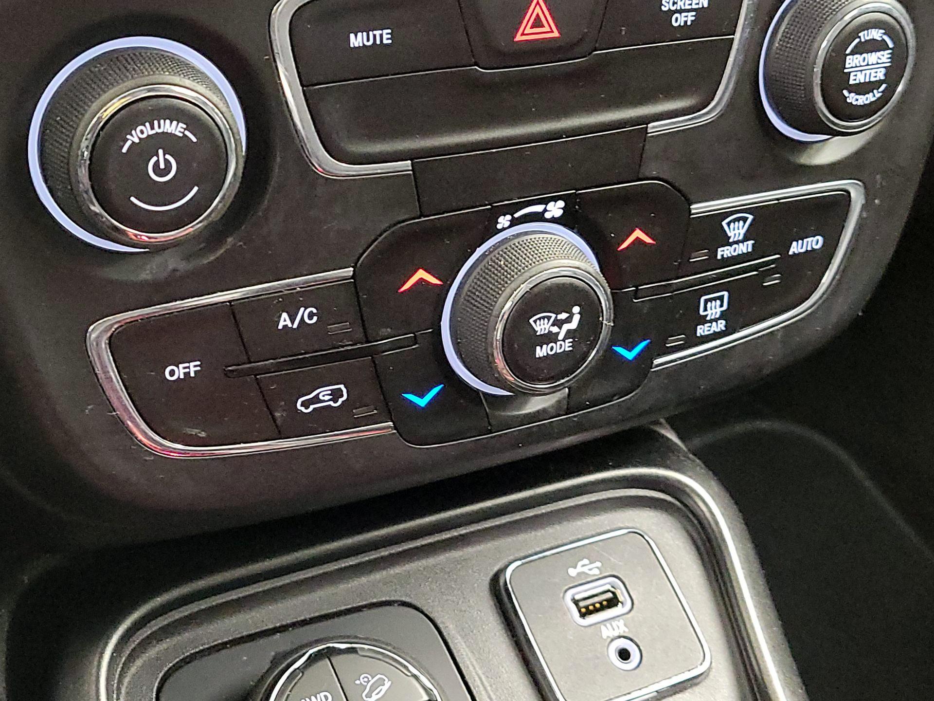 Thumbnail: 2018 Jeep Compass - 16