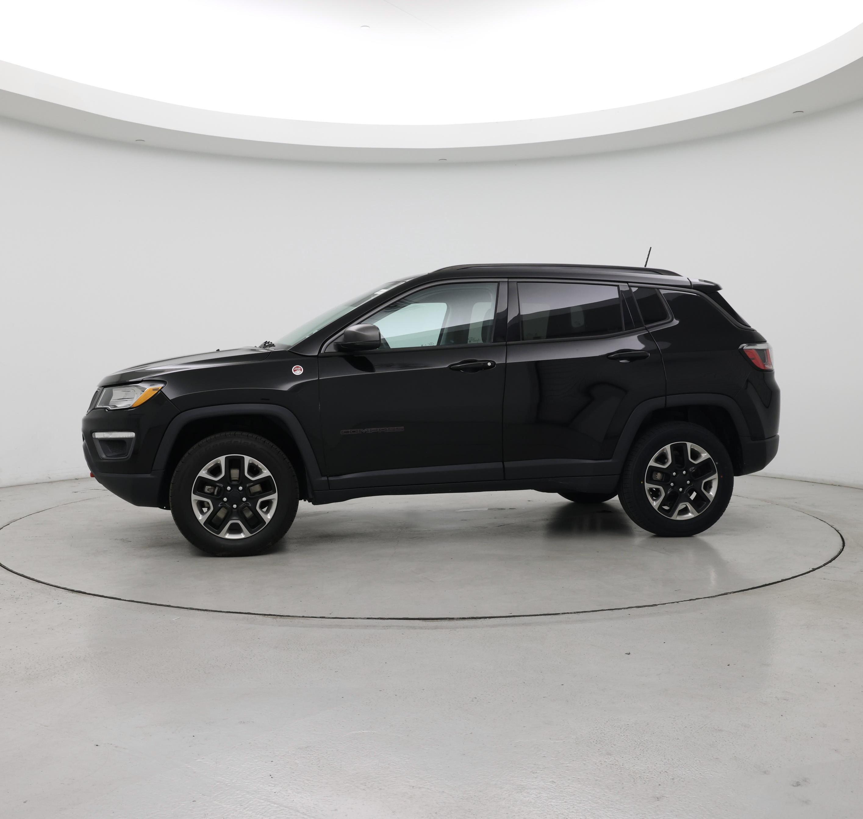 Thumbnail: 2018 Jeep Compass - 3