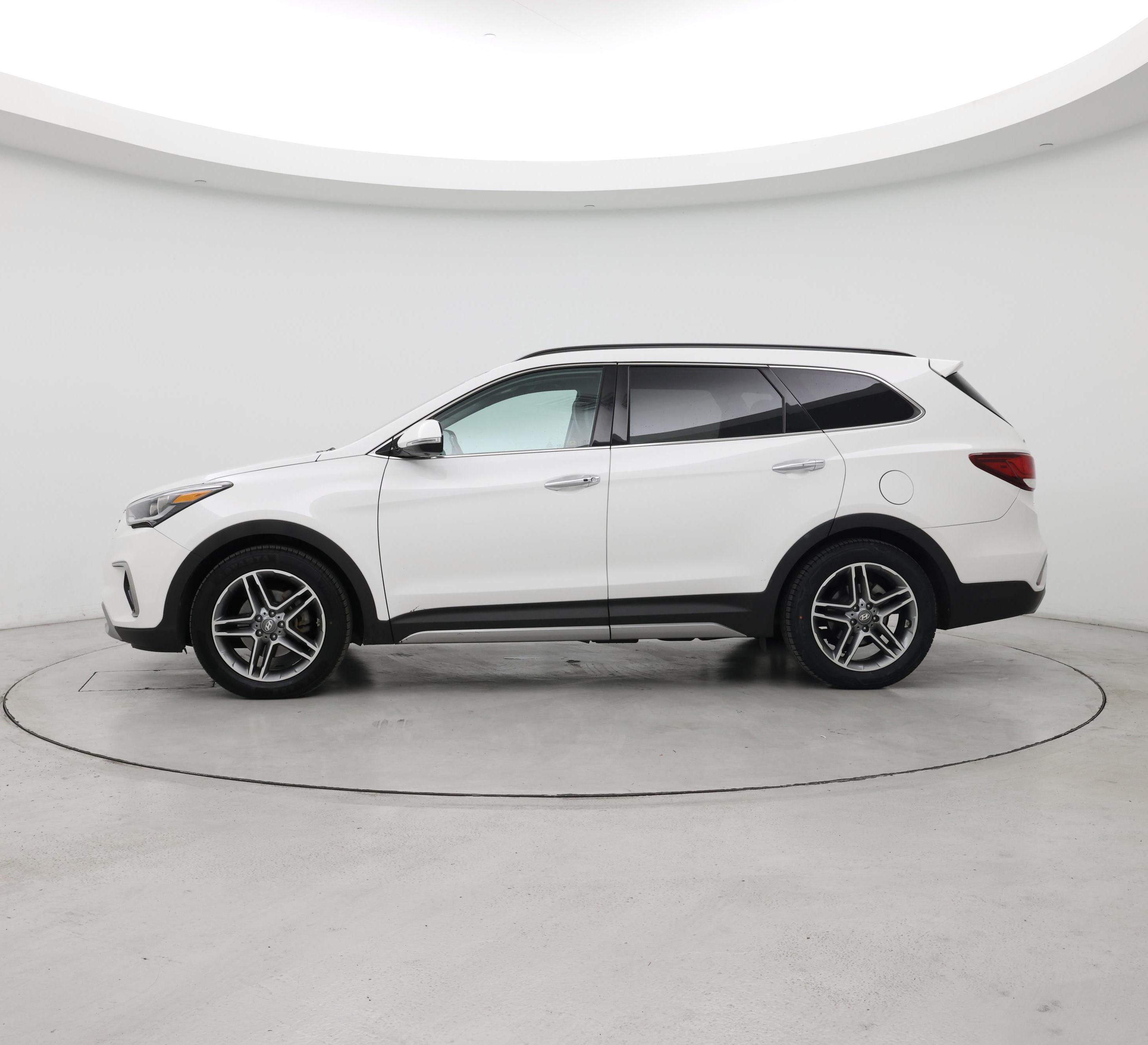 Thumbnail: 2018 Hyundai Santa Fe - 3