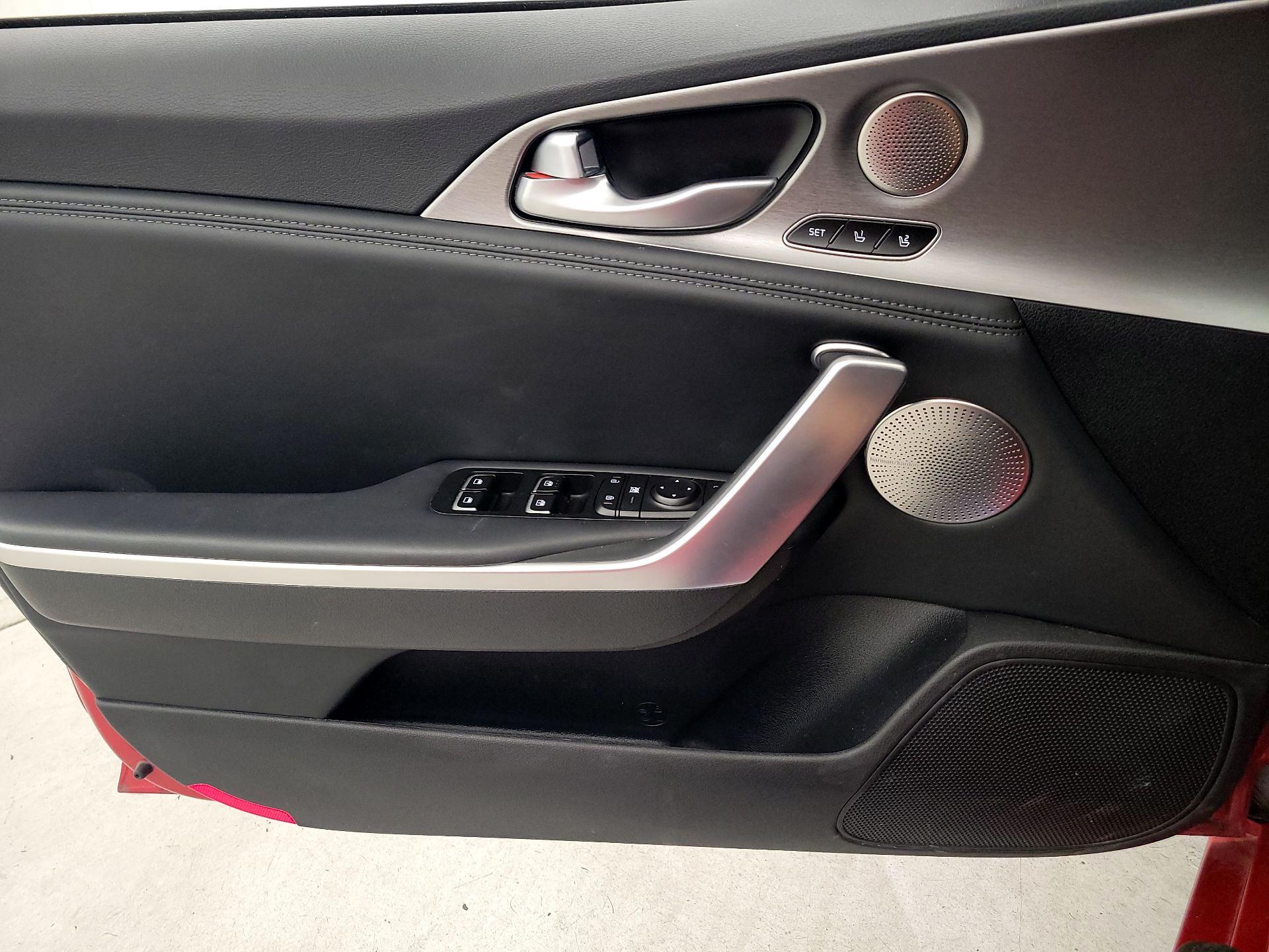 Thumbnail: 2018 Kia Stinger - 12