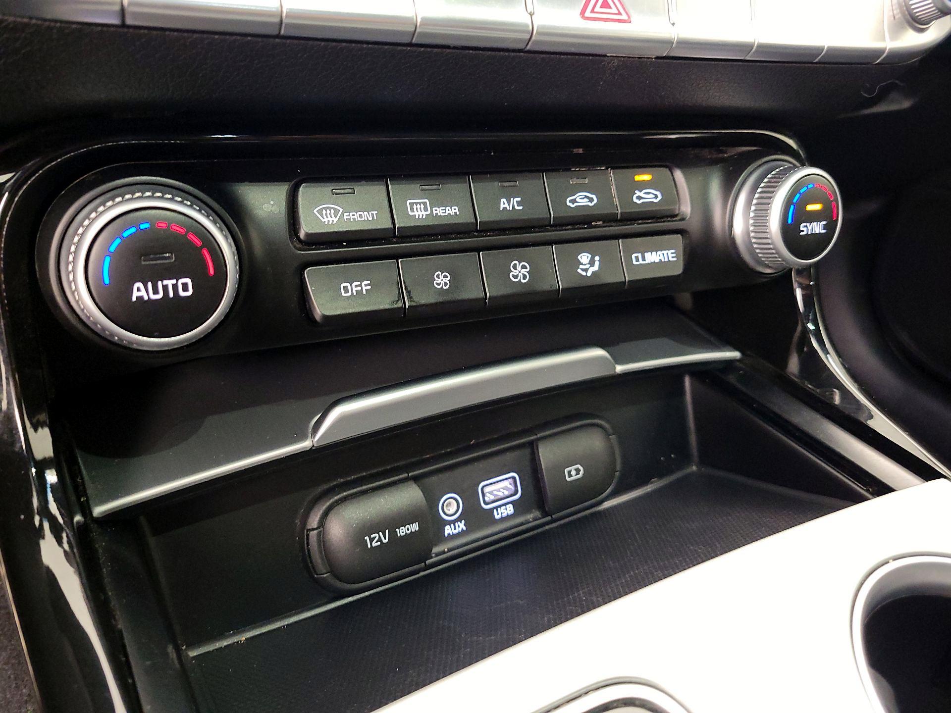 Thumbnail: 2018 Kia Stinger - 16