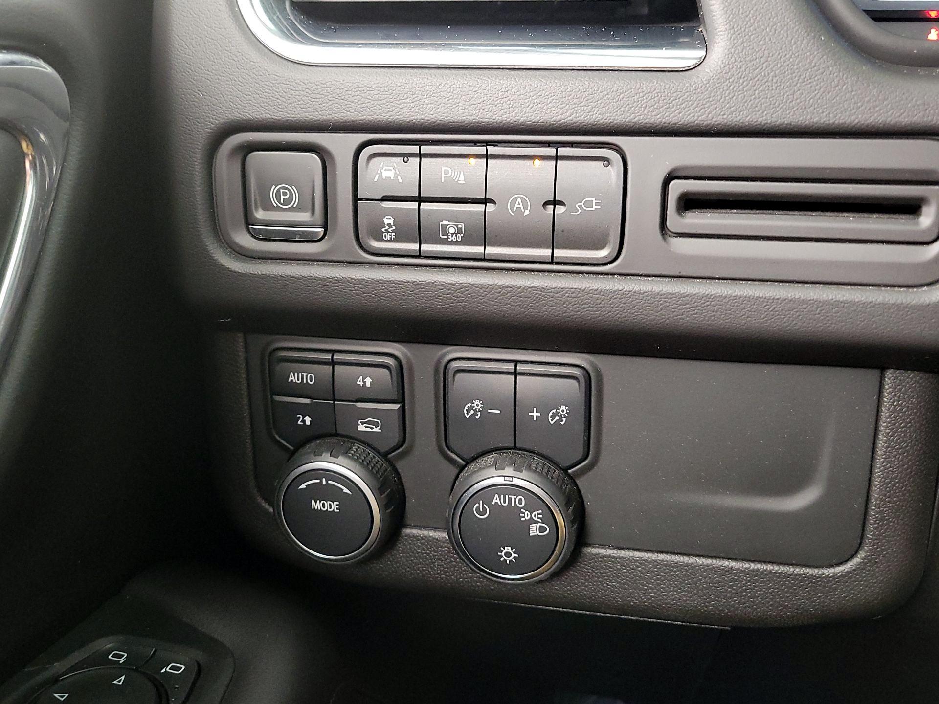 Thumbnail: 2022 Chevrolet Tahoe - 13