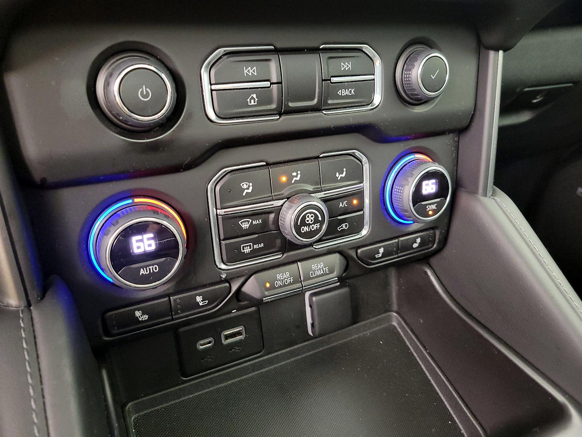 Thumbnail: 2022 Chevrolet Tahoe - 16