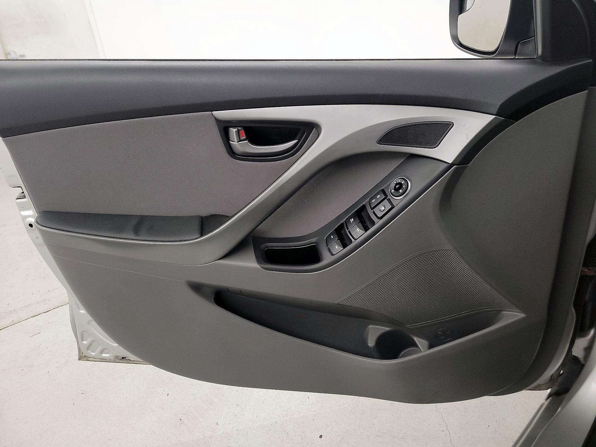 Thumbnail: 2015 Hyundai Elantra - 12