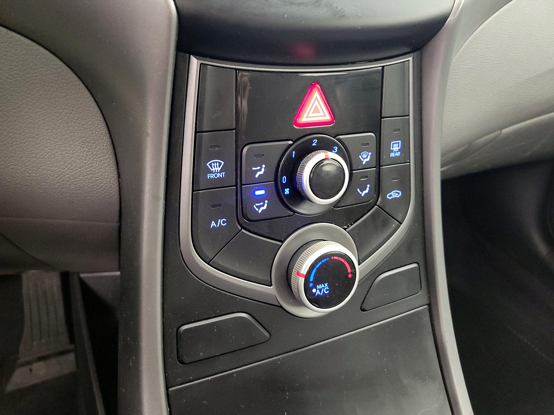 Thumbnail: 2015 Hyundai Elantra - 16