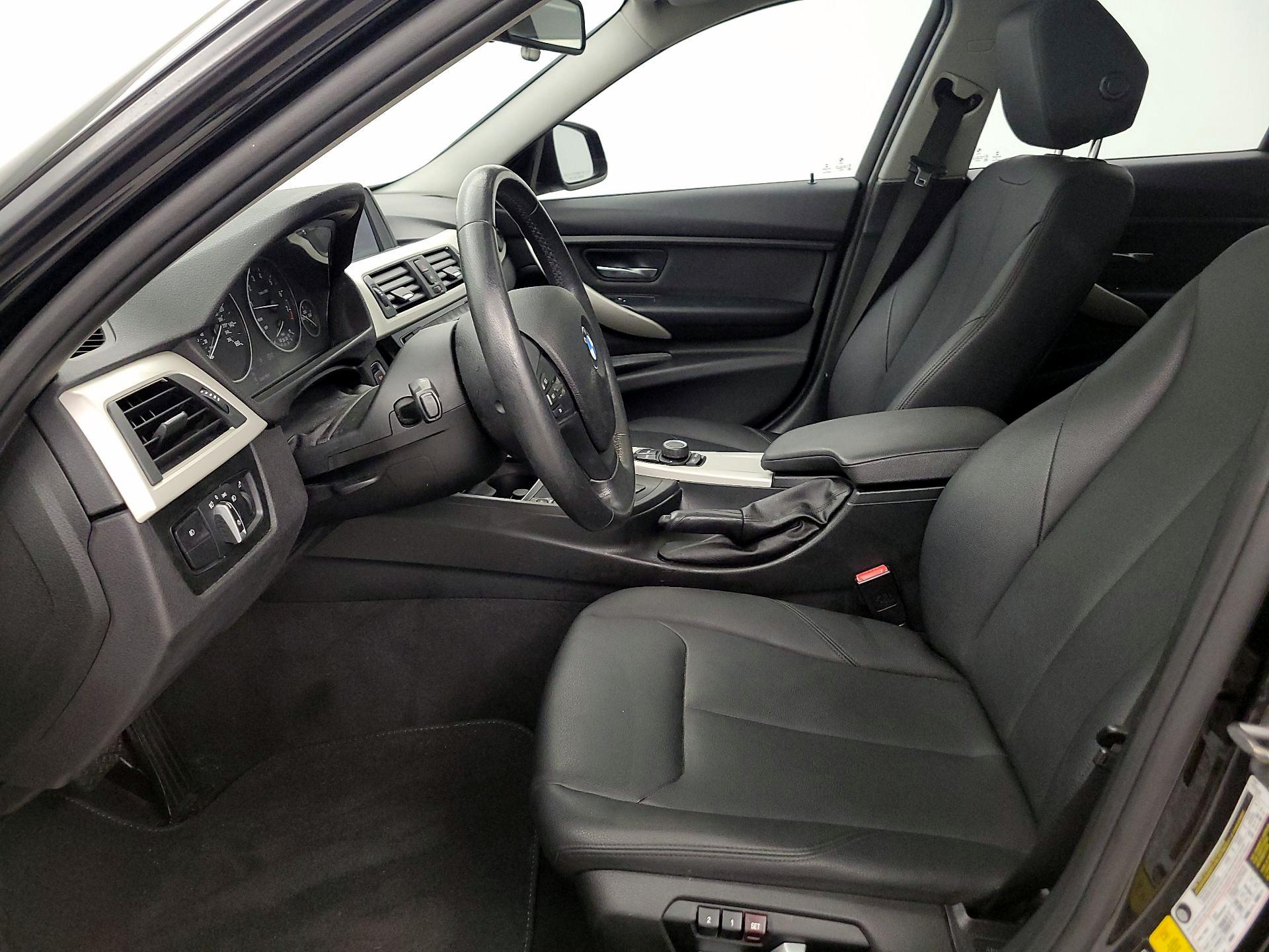 Thumbnail: 2017 BMW 3 Series - 11