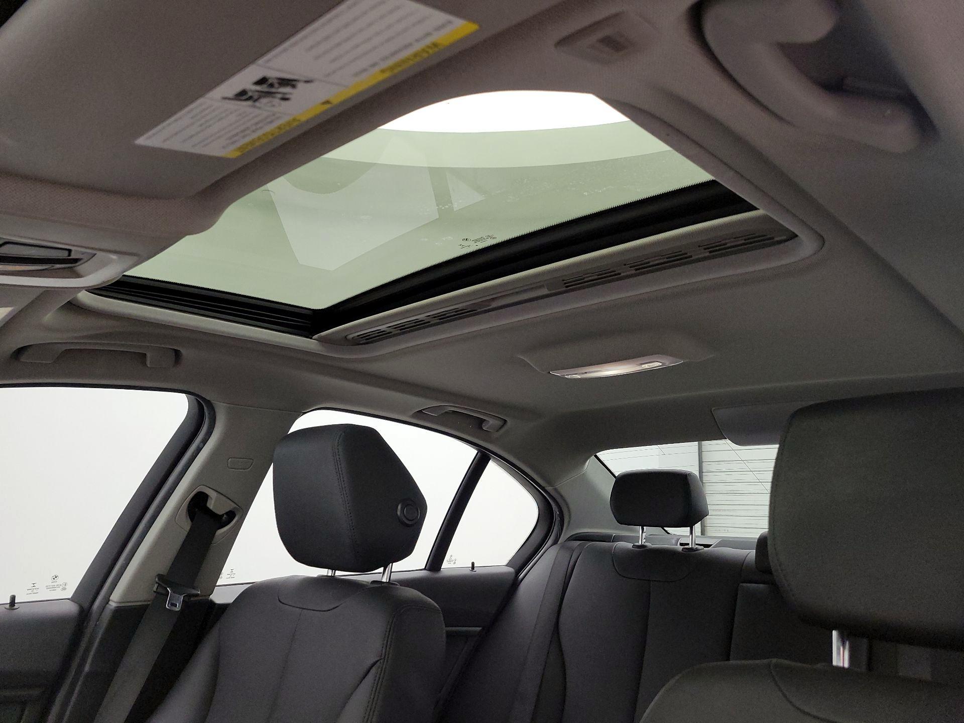 Thumbnail: 2017 BMW 3 Series - 19