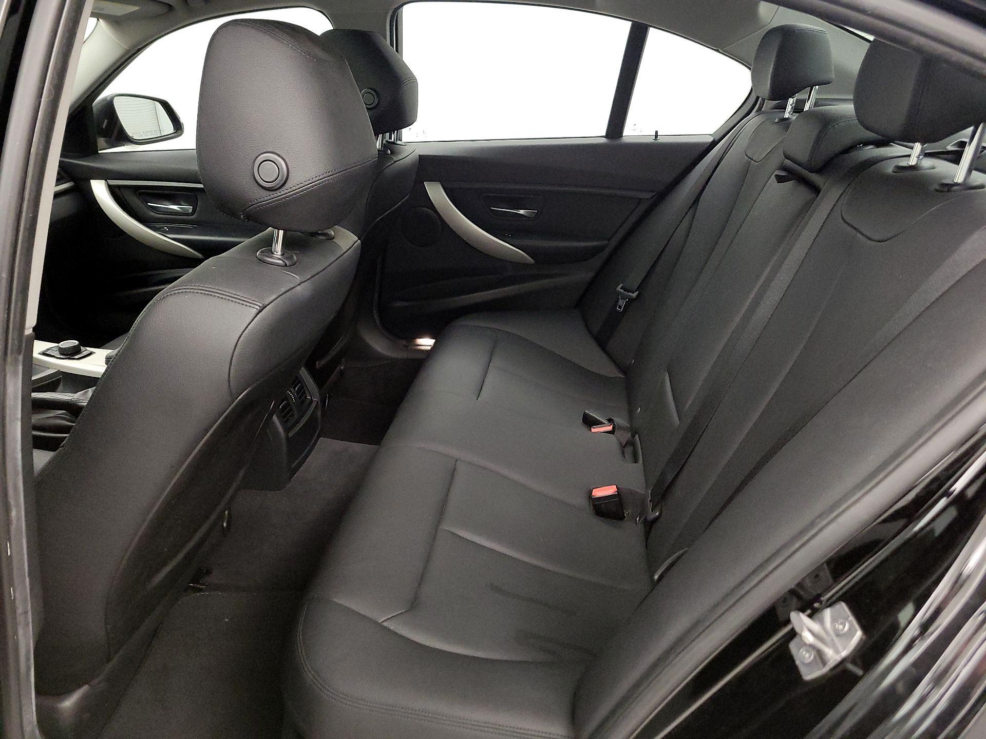 Thumbnail: 2017 BMW 3 Series - 20