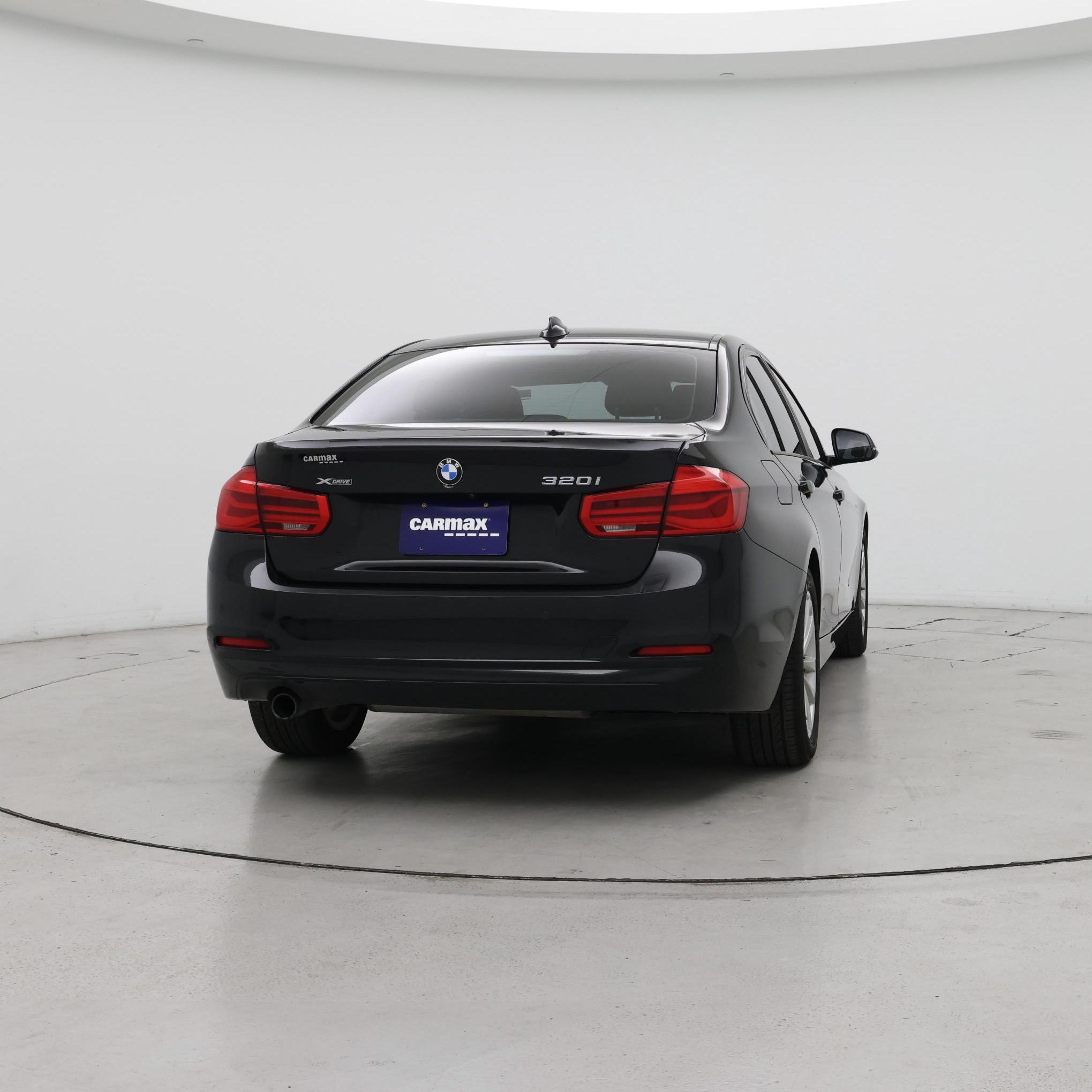 Thumbnail: 2017 BMW 3 Series - 4