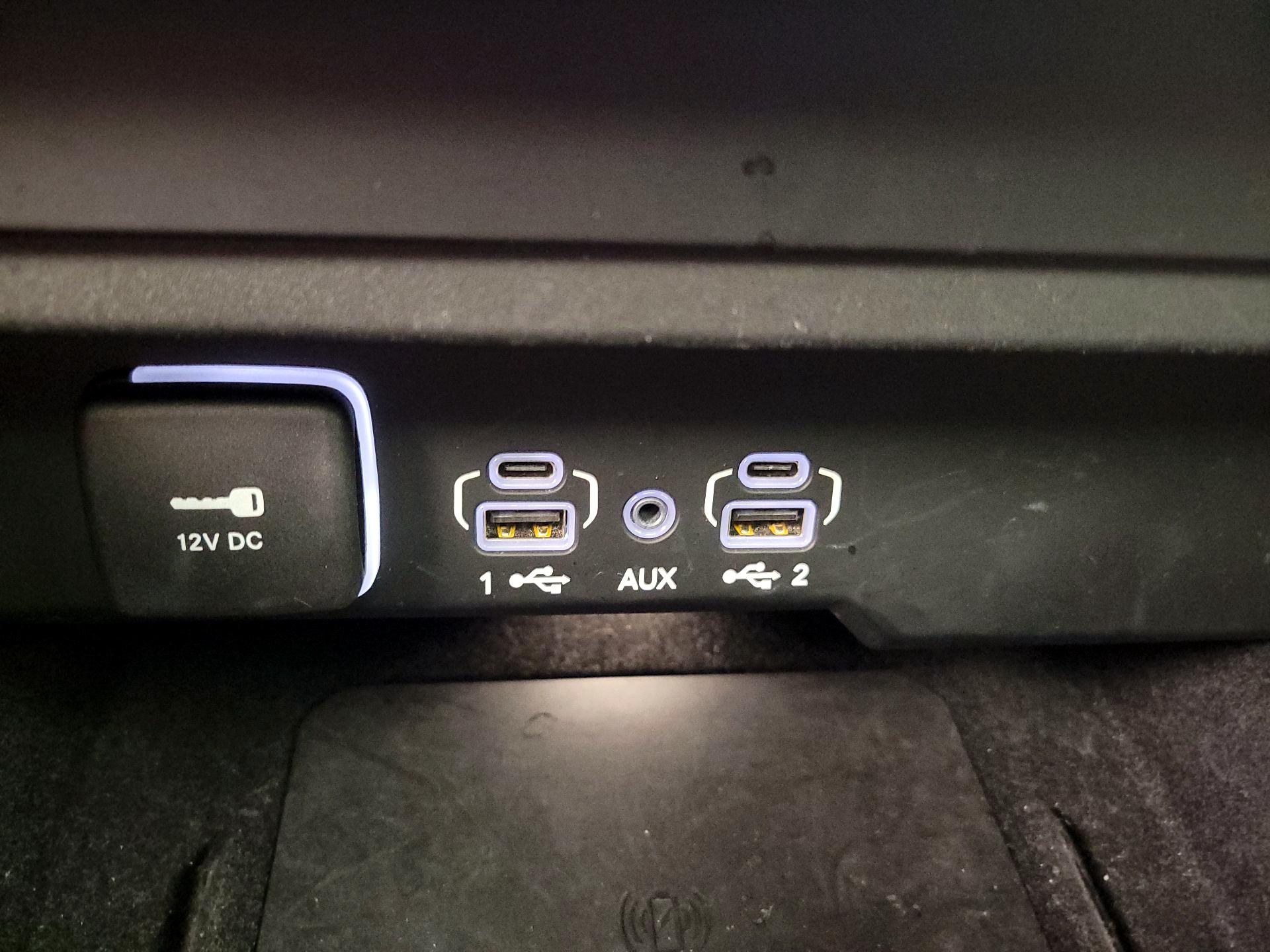 Thumbnail: 2022 Jeep Grand Wagoneer - 19